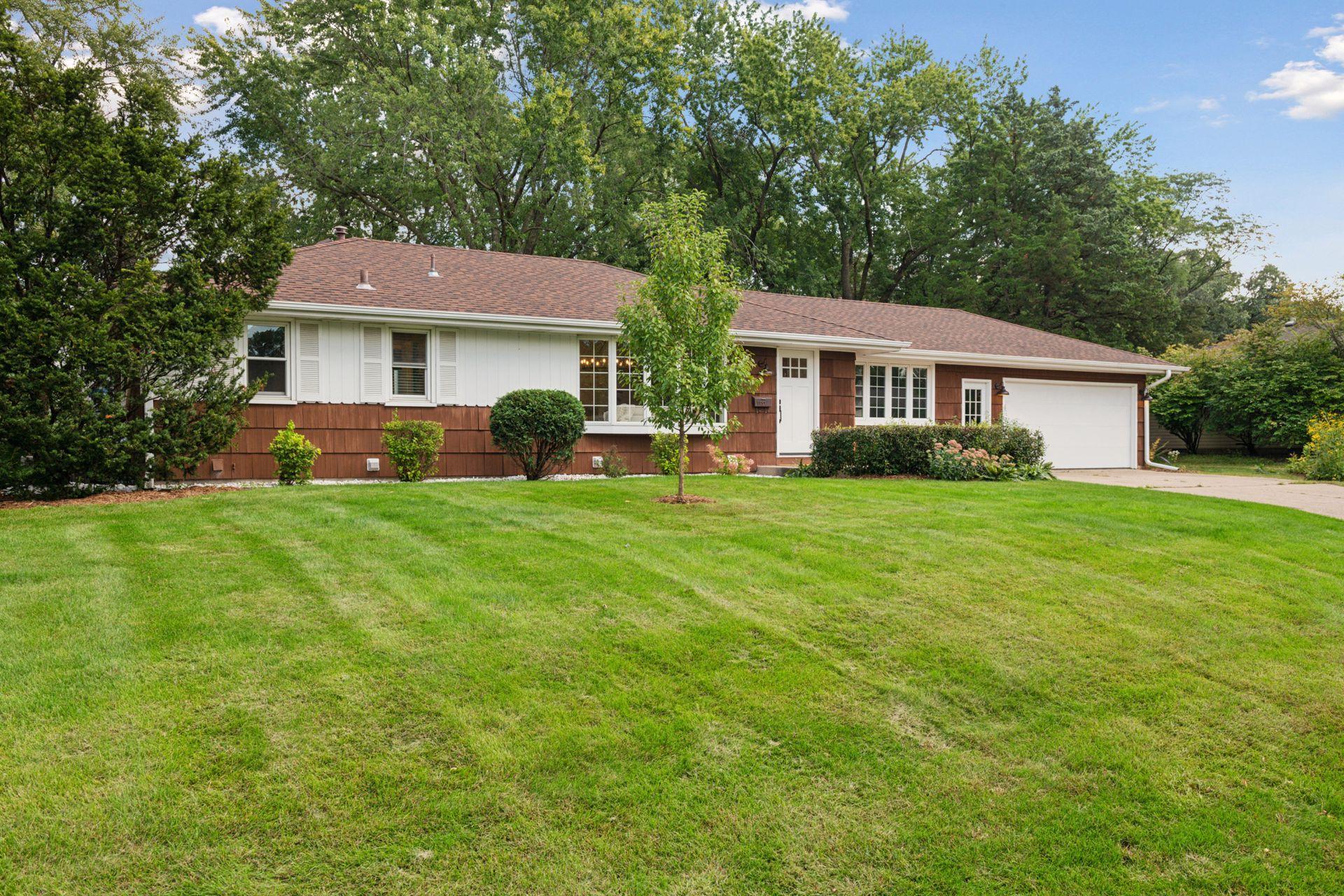 3rd image of 11201 Ewing Ave S, Minneapolis, MN 55431 | MLS# 7119542