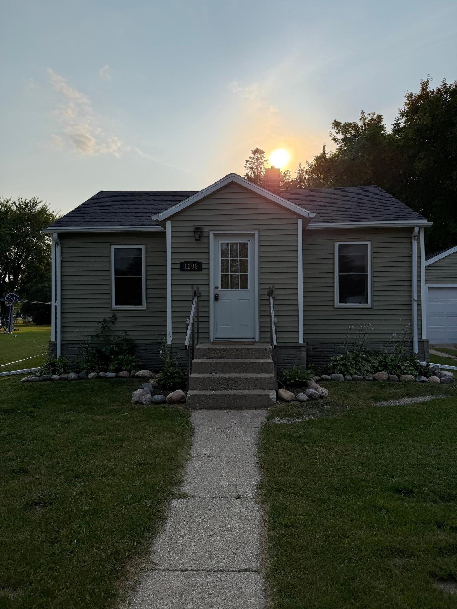 1st image of 1209 Arnold Ave N, Thief River Falls, MN 56701 | MLS# 7119616