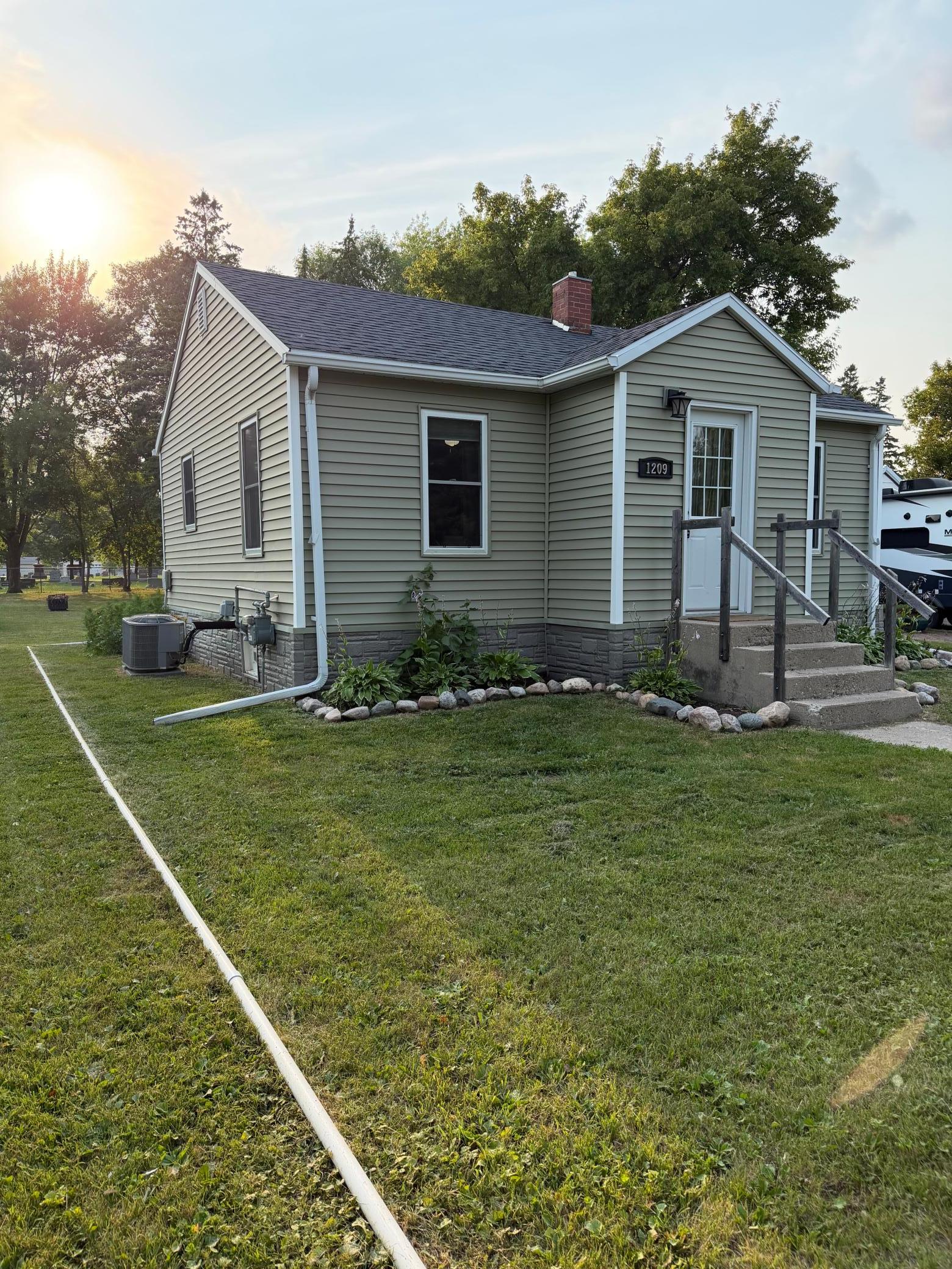 2nd image of 1209 Arnold Ave N, Thief River Falls, MN 56701 | MLS# 7119616