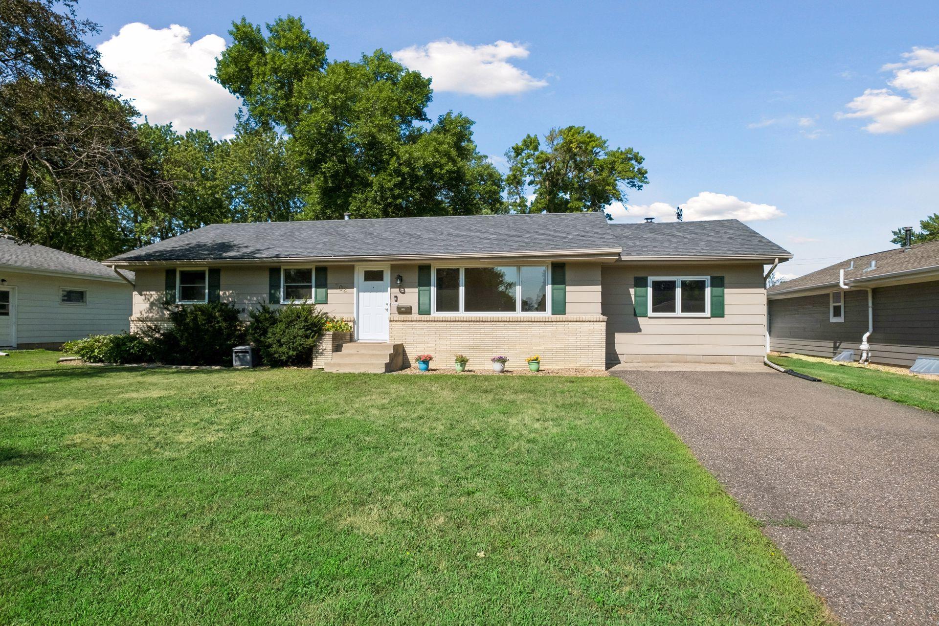 1st image of 702 Madison St S, Shakopee, MN 55379 | MLS# 7119659