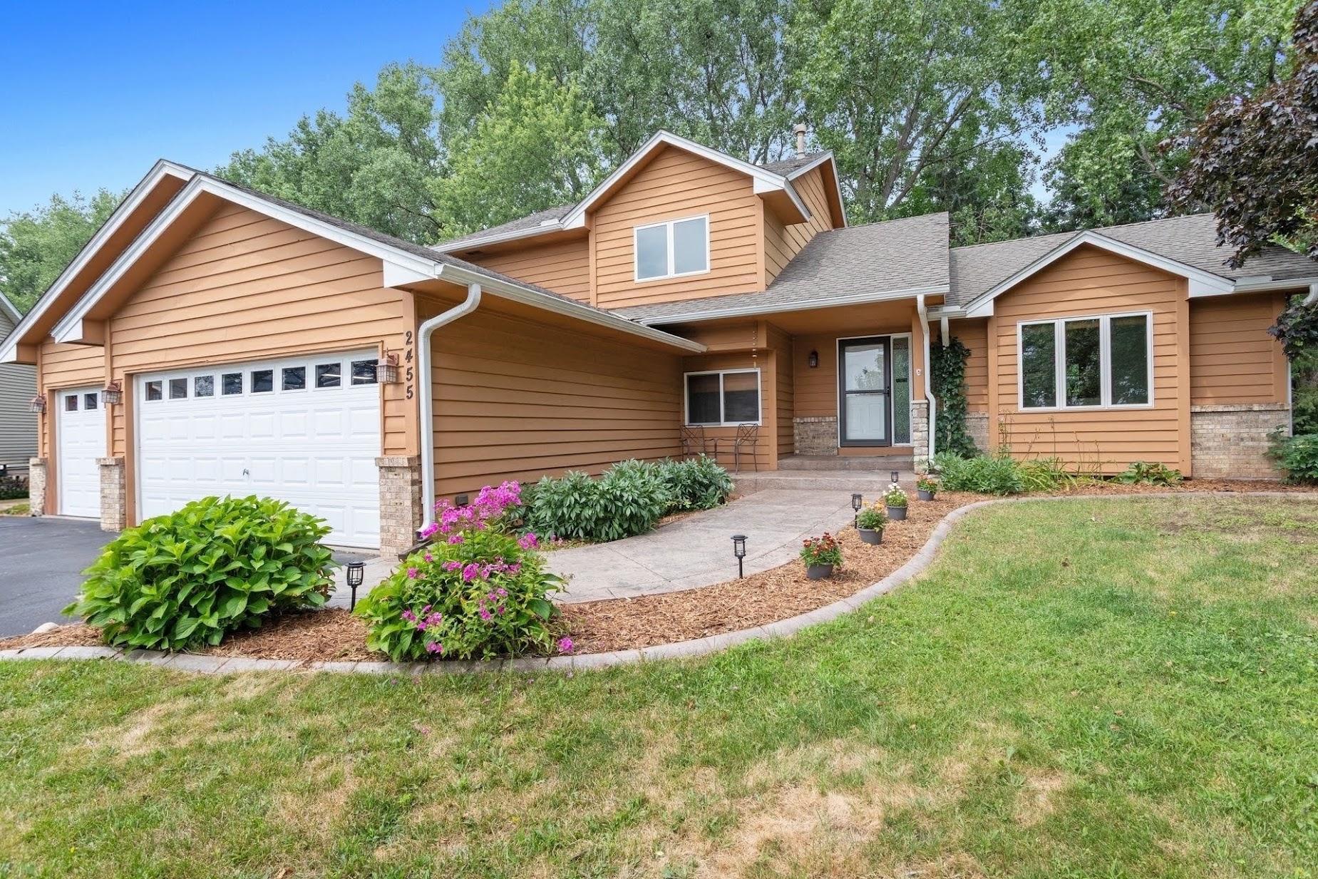 1st image of 2455 Queensport Rd, Saint Paul, MN 55125 | MLS# 7119713