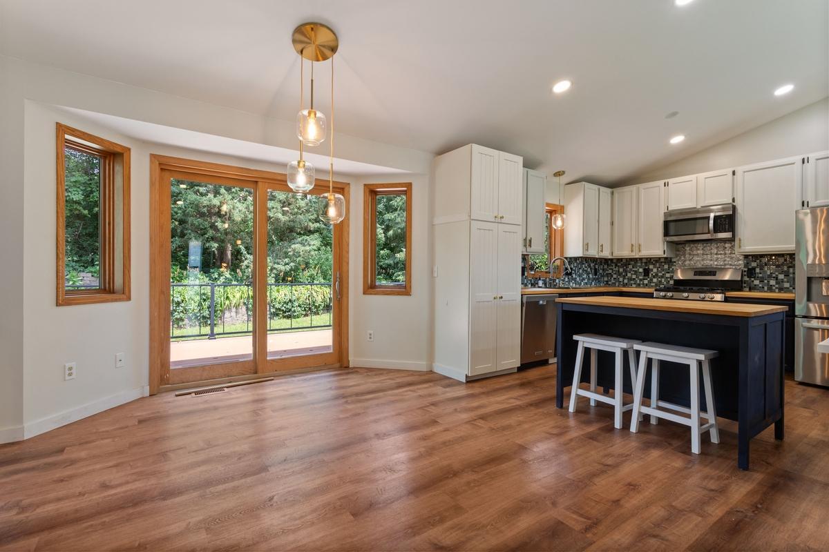 3rd image of 2455 Queensport Rd, Saint Paul, MN 55125 | MLS# 7119713