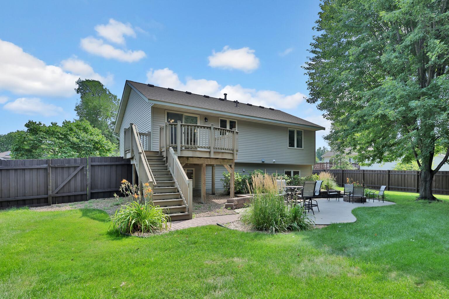 3rd image of 1098 Heather Dr, Saint Paul, MN 55129 | MLS# 7119759