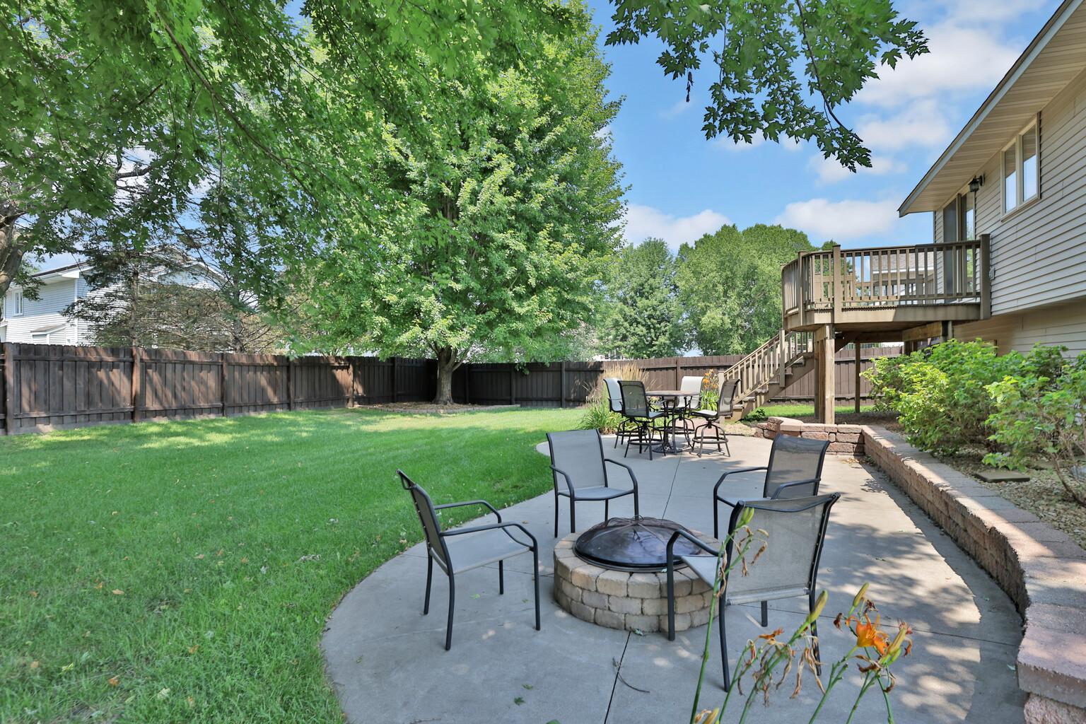 1st image of 1098 Heather Dr, Saint Paul, MN 55129 | MLS# 7119759