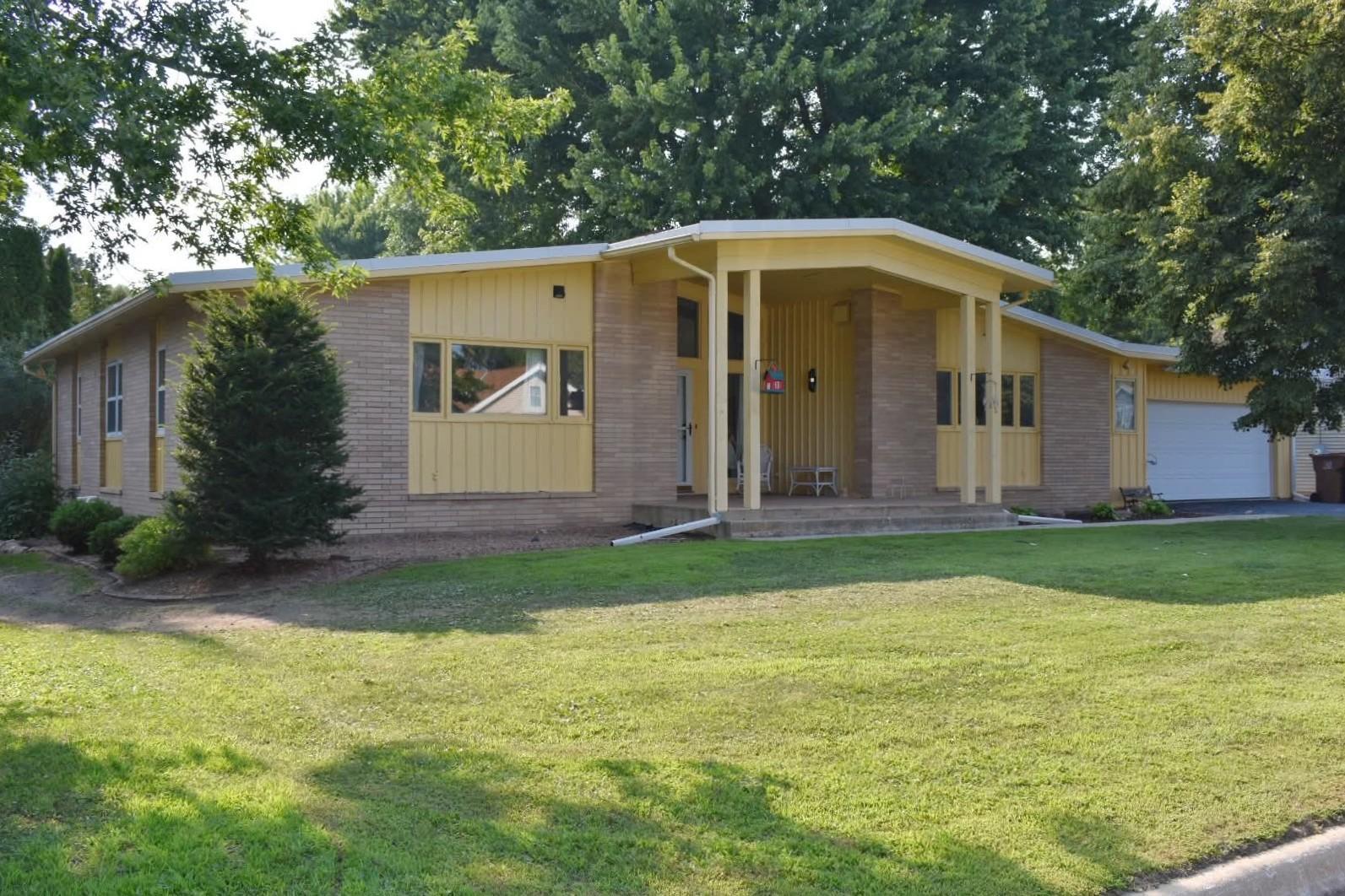 1st image of 304 Independence Ave S, Clarks Grove, MN 56016 | MLS# 7119783