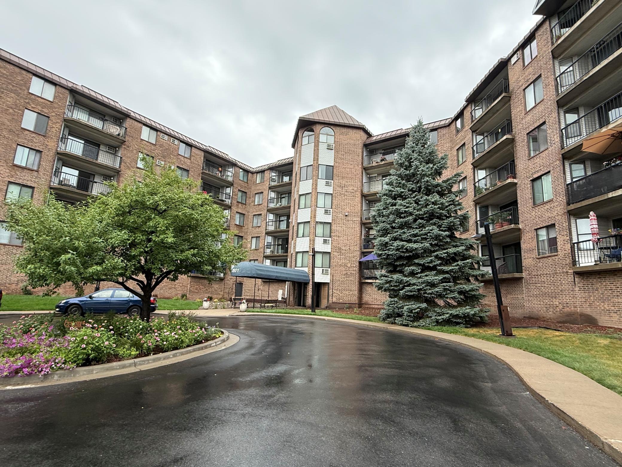 1st image of 2601 Kenzie Ter #528, Saint Anthony, MN 55418 | MLS# 7119807