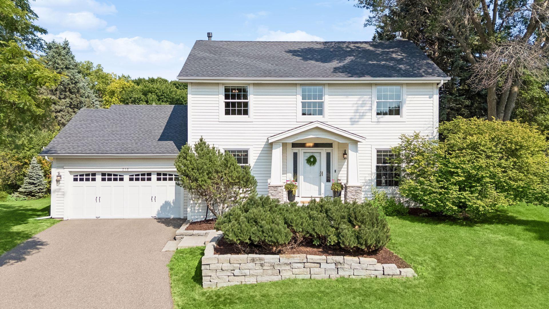 2nd image of 210 Piedmont Ct, Chanhassen, MN 55317 | MLS# 7119875