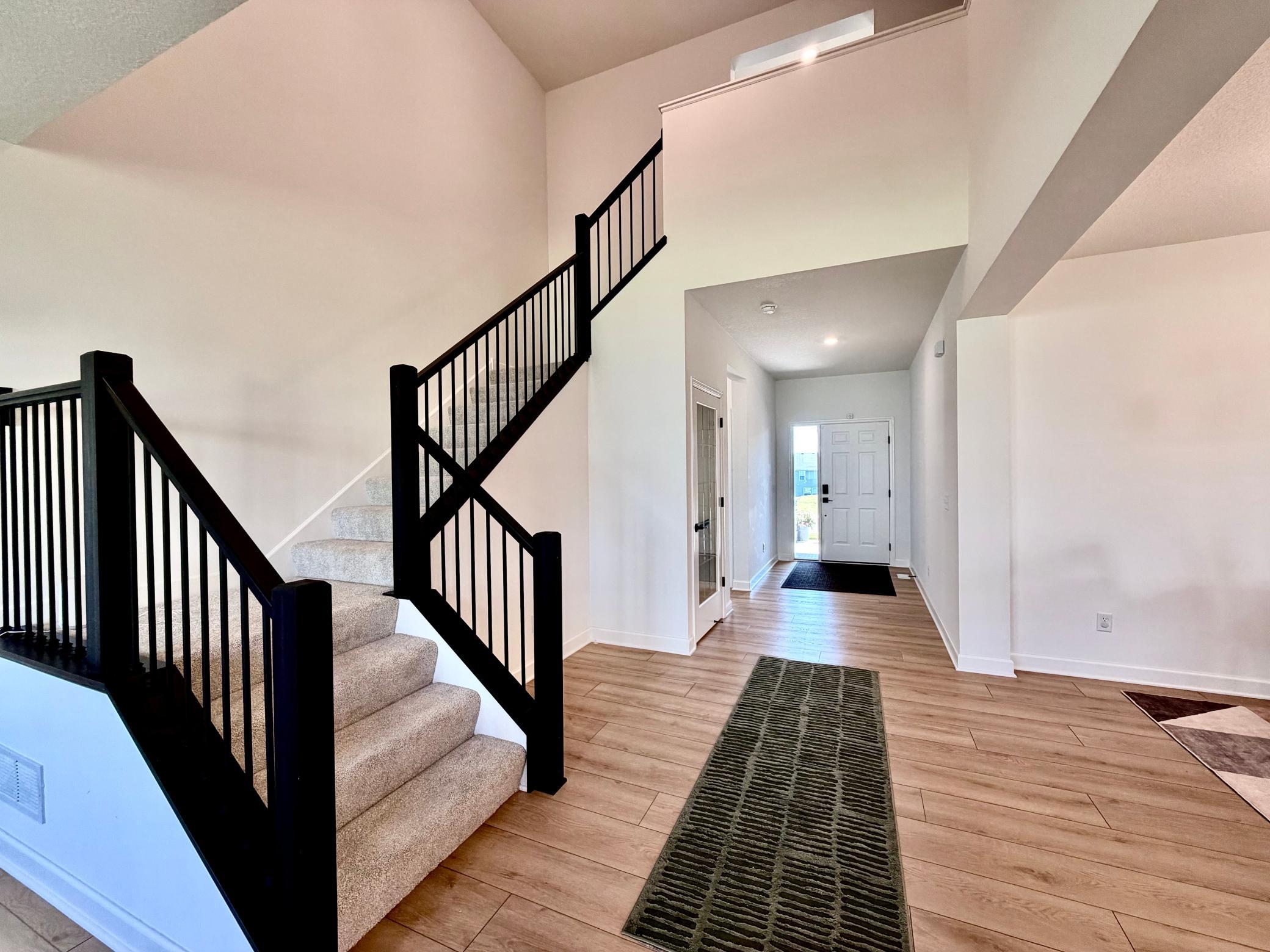 2nd image of 18112 Hounds Dr, Lakeville, MN 55044 | MLS# 7119879