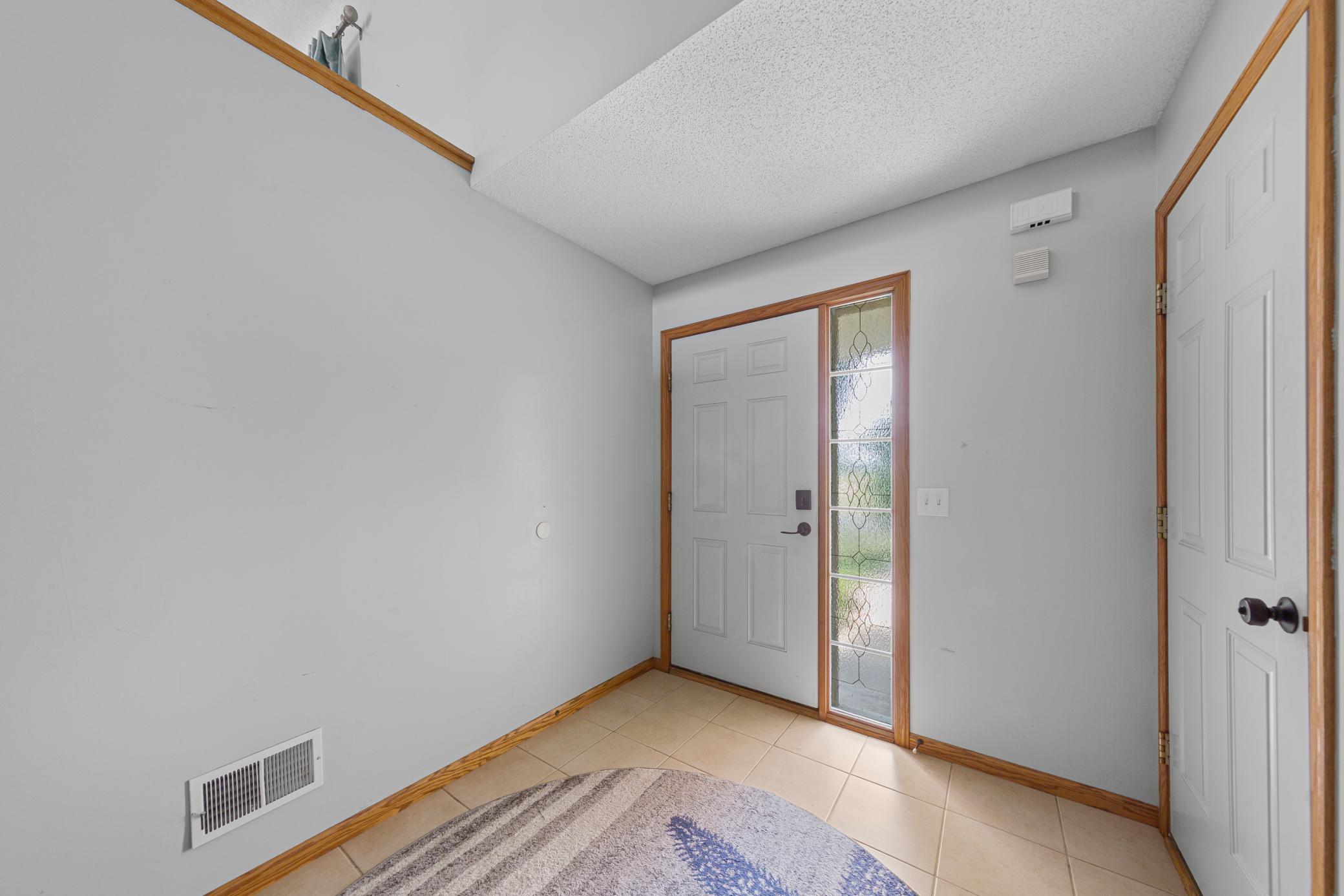 2nd image of 2505 Country View Dr, Northfield, MN 55057 | MLS# 7119935