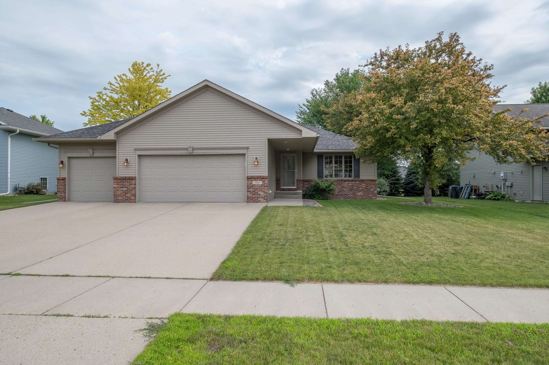3rd image of 240 Grovebrook Cir, Mankato, MN 56001 | MLS# 7119988