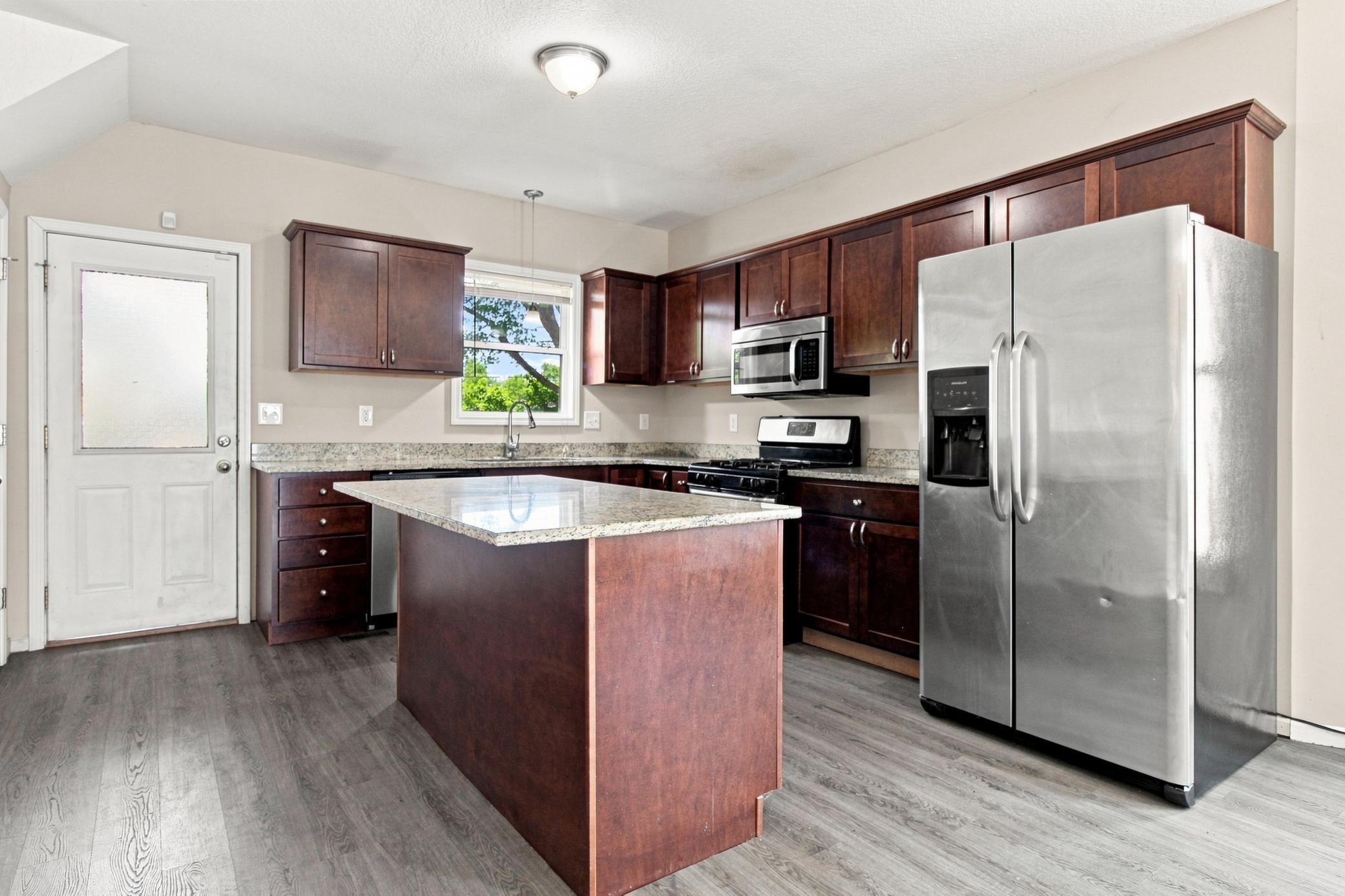 3rd image of 969 Carroll Ave, Saint Paul, MN 55104 | MLS# 7120011