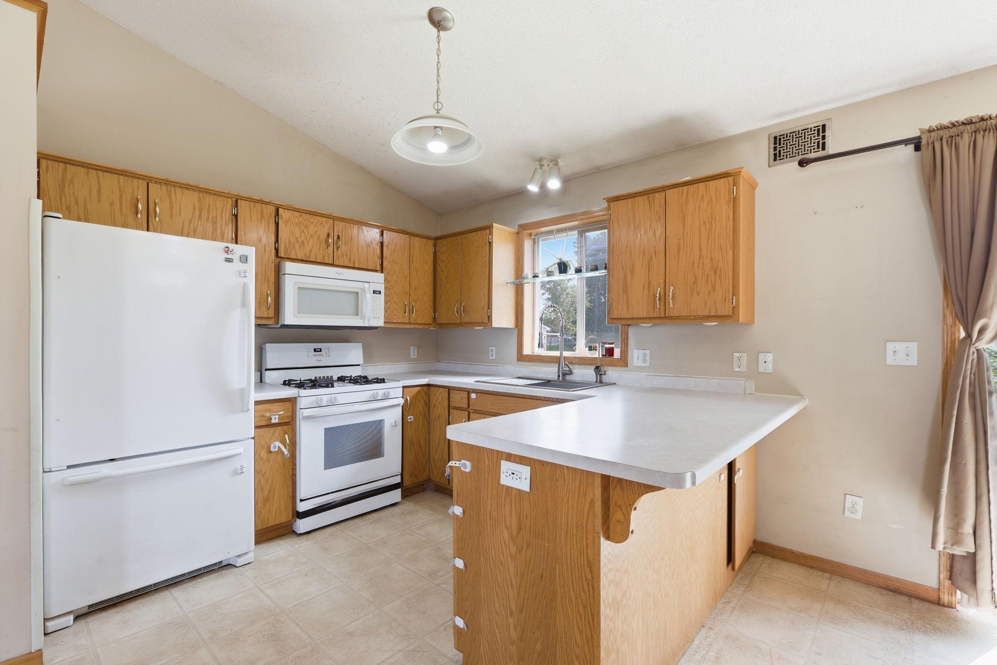 2nd image of 1401 3rd St S, Princeton, MN 55371 | MLS# 7120075