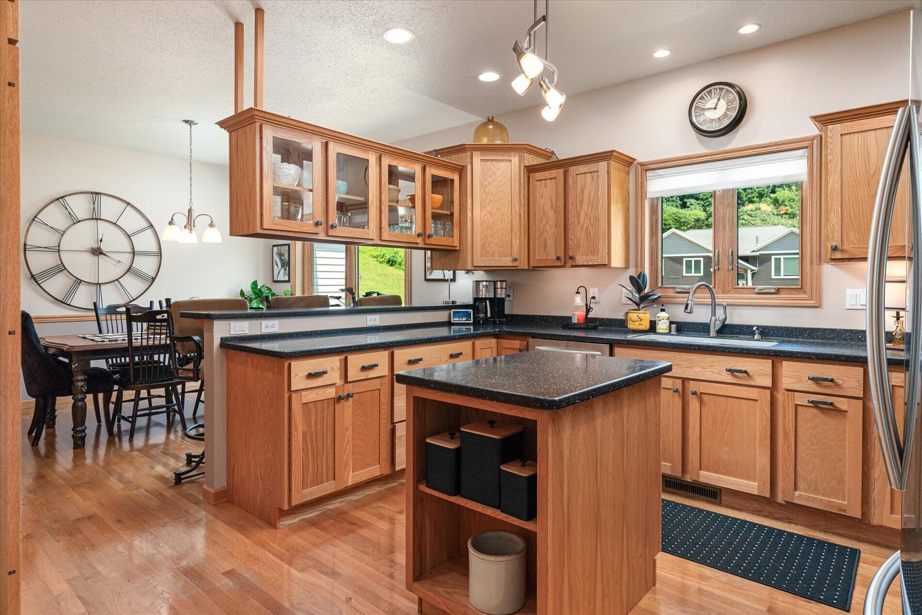 2nd image of 705 12th Ct, La Crescent, MN 55947 | MLS# 7120079