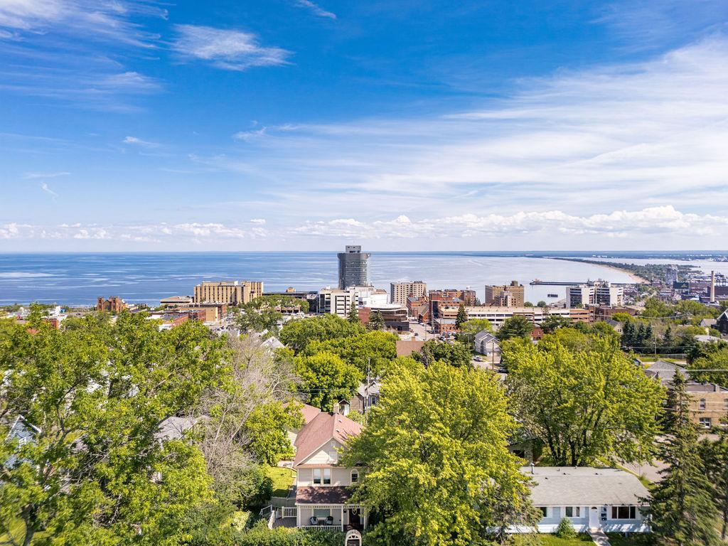 3rd image of 410 E 7Th St, Duluth, MN 55805 | MLS# 7120081