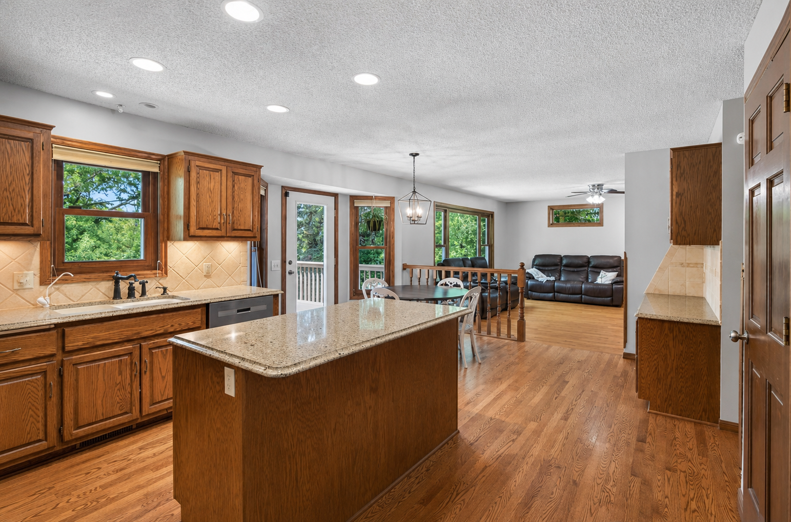 5th image of 17664 Kettering Trl, Lakeville, MN 55044 | MLS# 7120101
