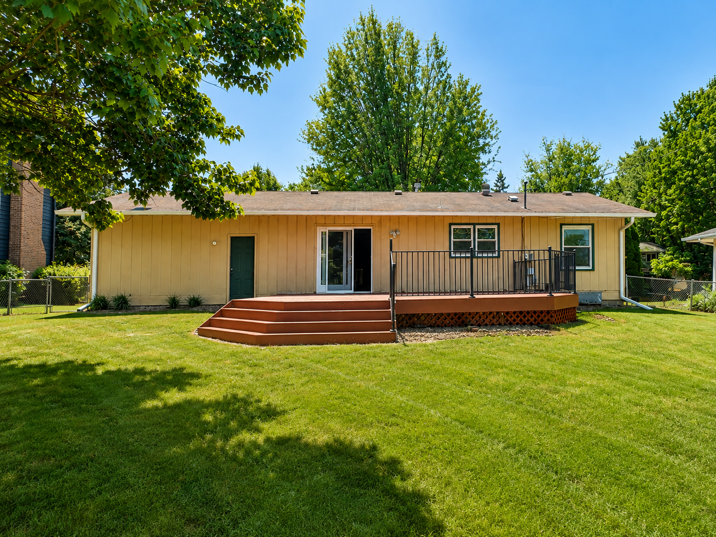 2nd image of 6116 Oakwood Rd, Saint Paul, MN 55125 | MLS# 7120189