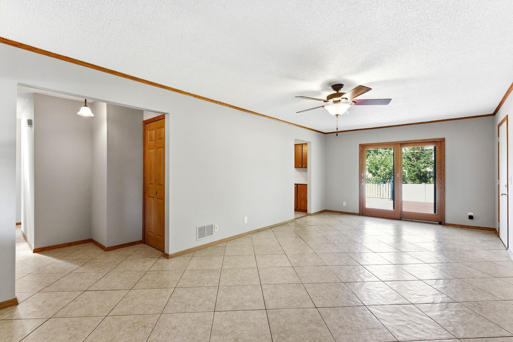 5th image of 6116 Oakwood Rd, Saint Paul, MN 55125 | MLS# 7120189