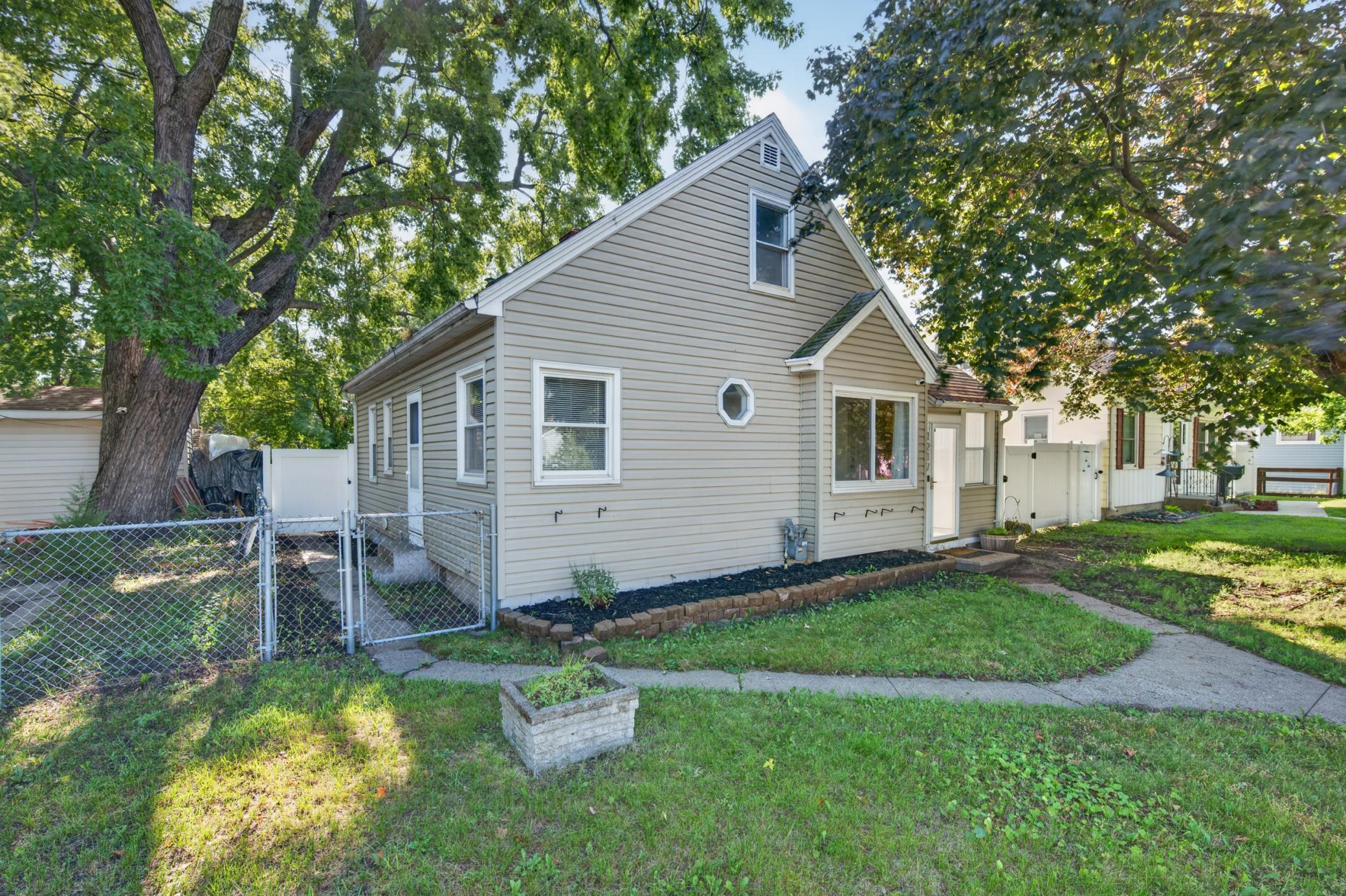 1st image of 1217 7th Ave S, South Saint Paul, MN 55075 | MLS# 7120226