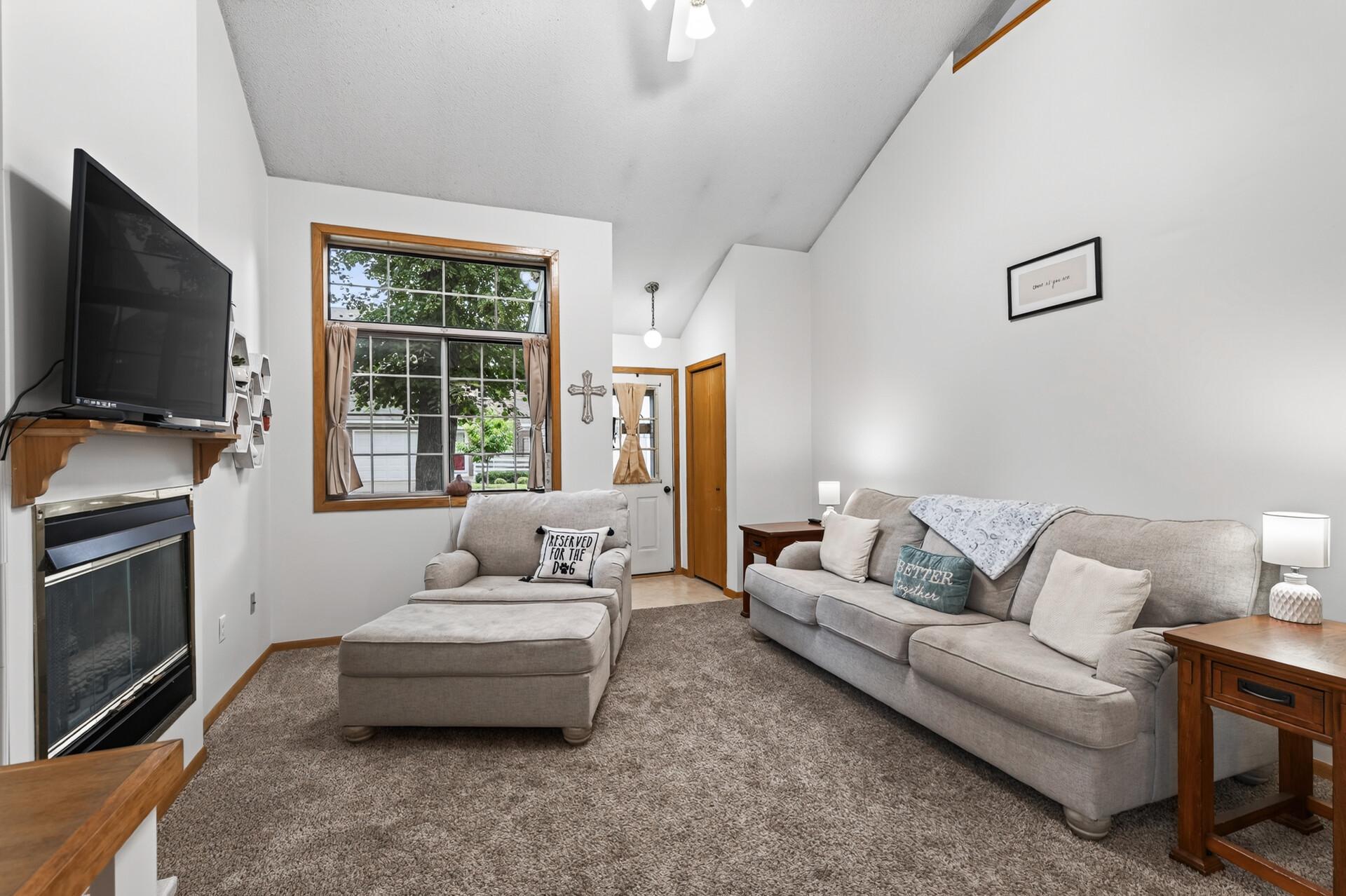 4th image of 9966 Fillmore St Ne, Minneapolis, MN 55434 | MLS# 7120248
