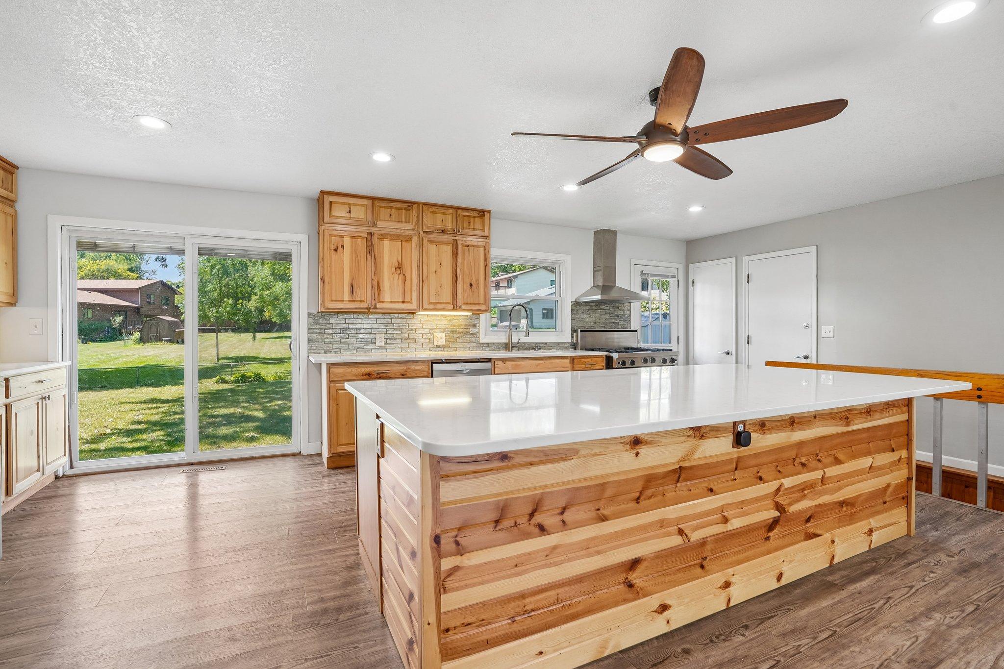 1st image of 15204 Lead St, Burnsville, MN 55306 | MLS# 7120249