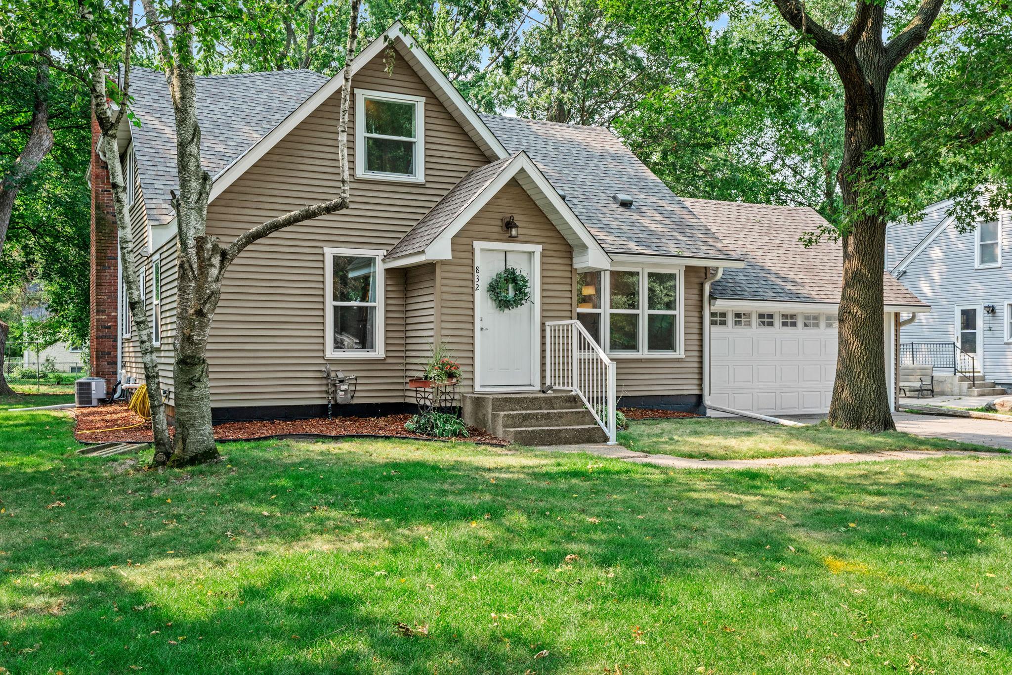 1st image of 832 Lovell Ave W, Saint Paul, MN 55113 | MLS# 7120315
