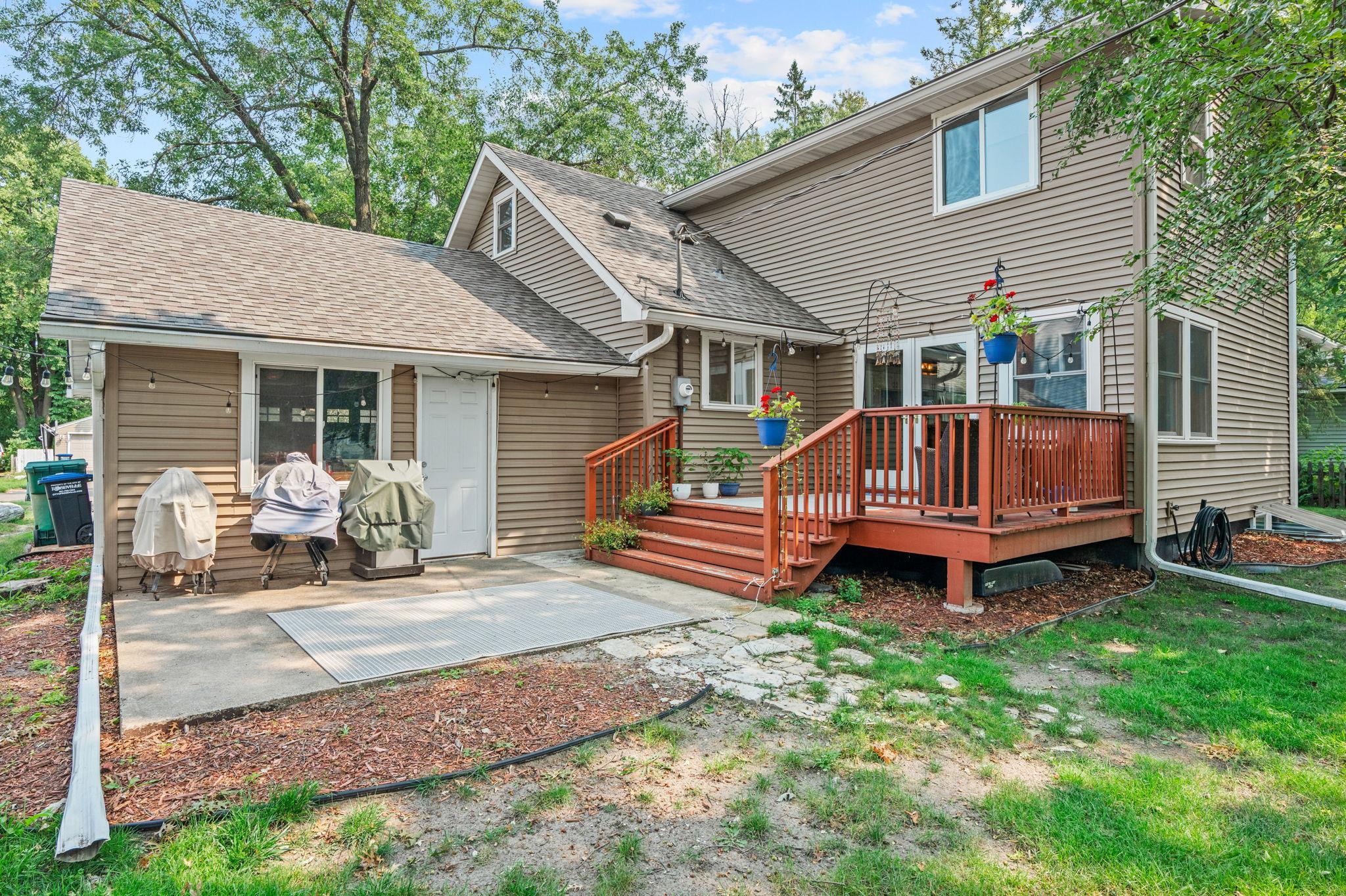 2nd image of 832 Lovell Ave W, Saint Paul, MN 55113 | MLS# 7120315
