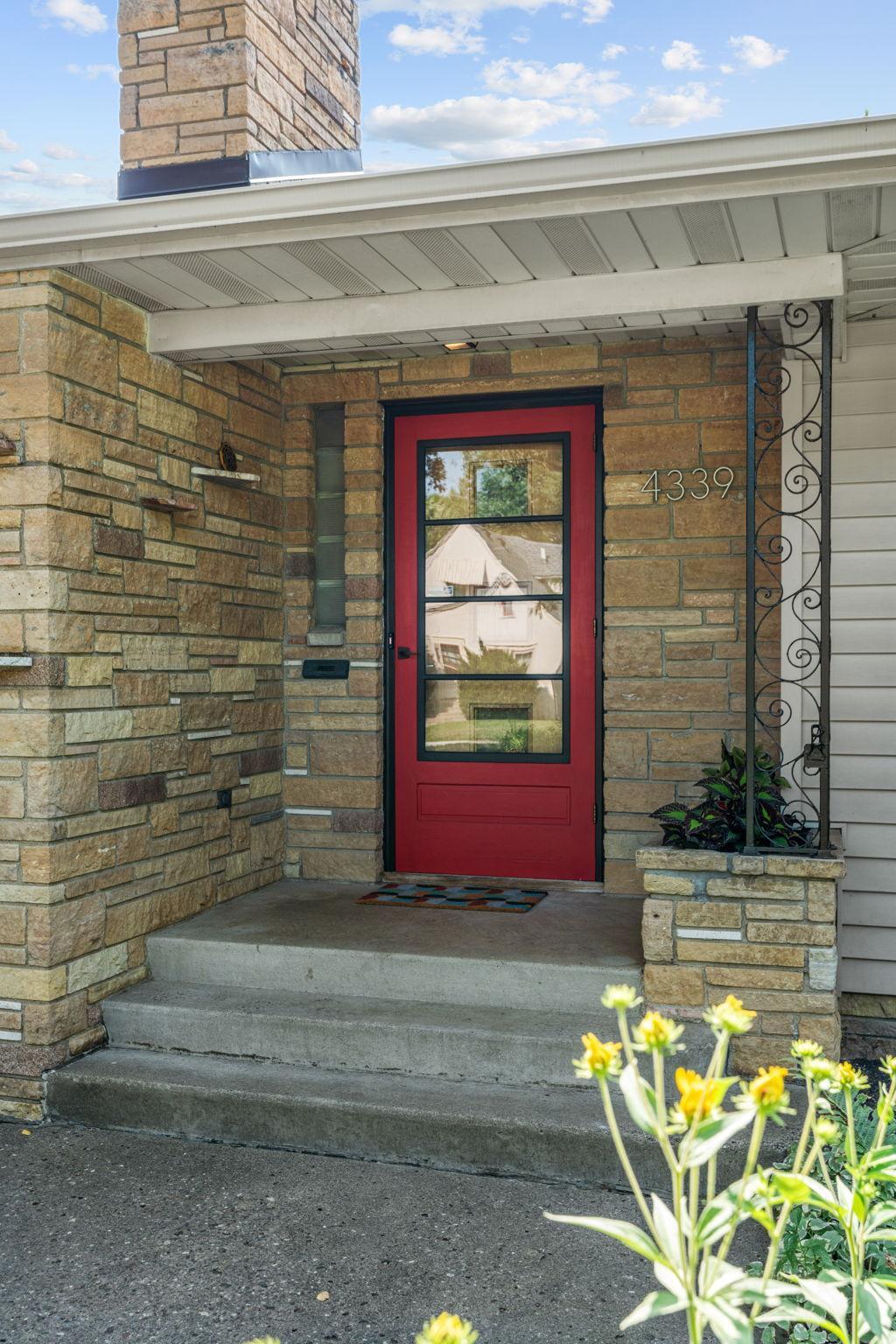 1st image of 4339 Penn Ave N, Minneapolis, MN 55412 | MLS# 7120319