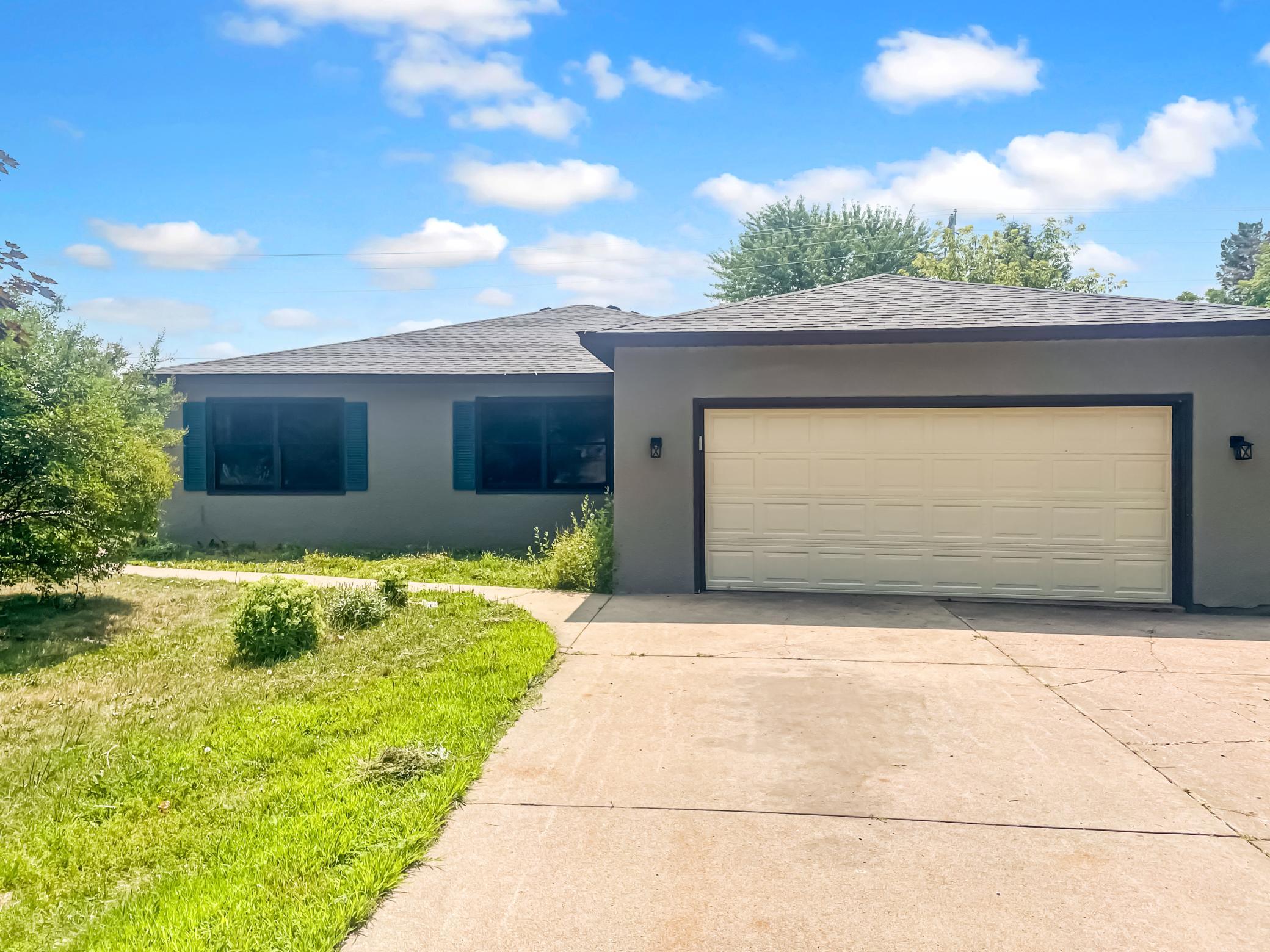 1st image of 830 W 4th St, Rush City, MN 55069 | MLS# 7120382