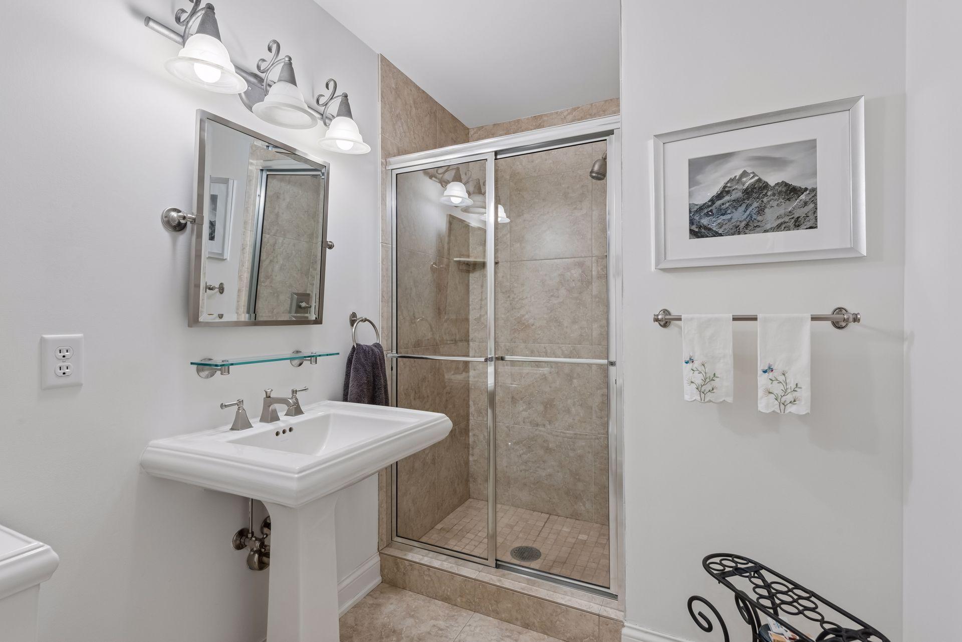 2nd image of 1766 Girard Ave S, Minneapolis, MN 55403