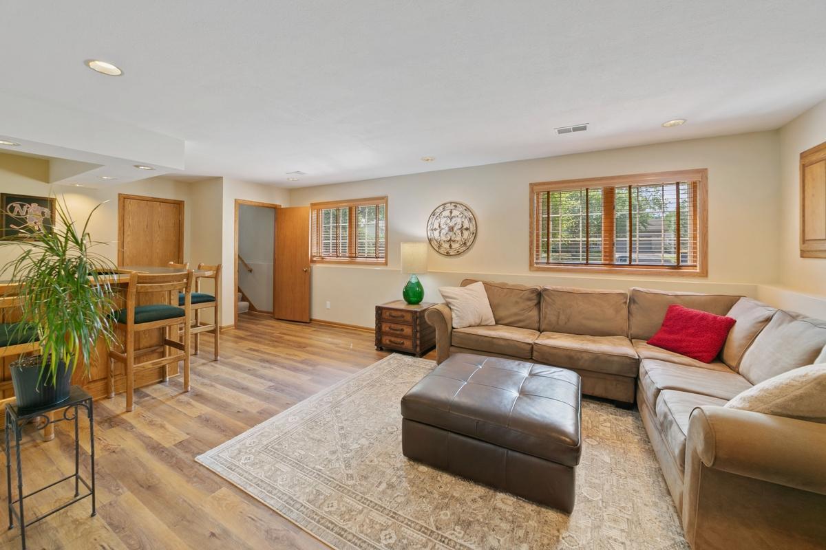3rd image of 16148 Logarto Ln, Lakeville, MN 55044 | MLS# 7120403