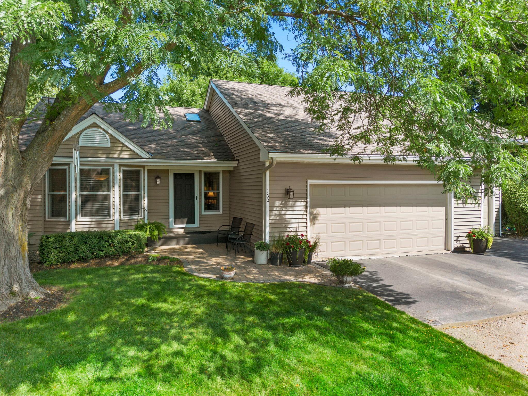 1st image of 160 Bluff Ridge Ct, Chanhassen, MN 55317 | MLS# 7120445