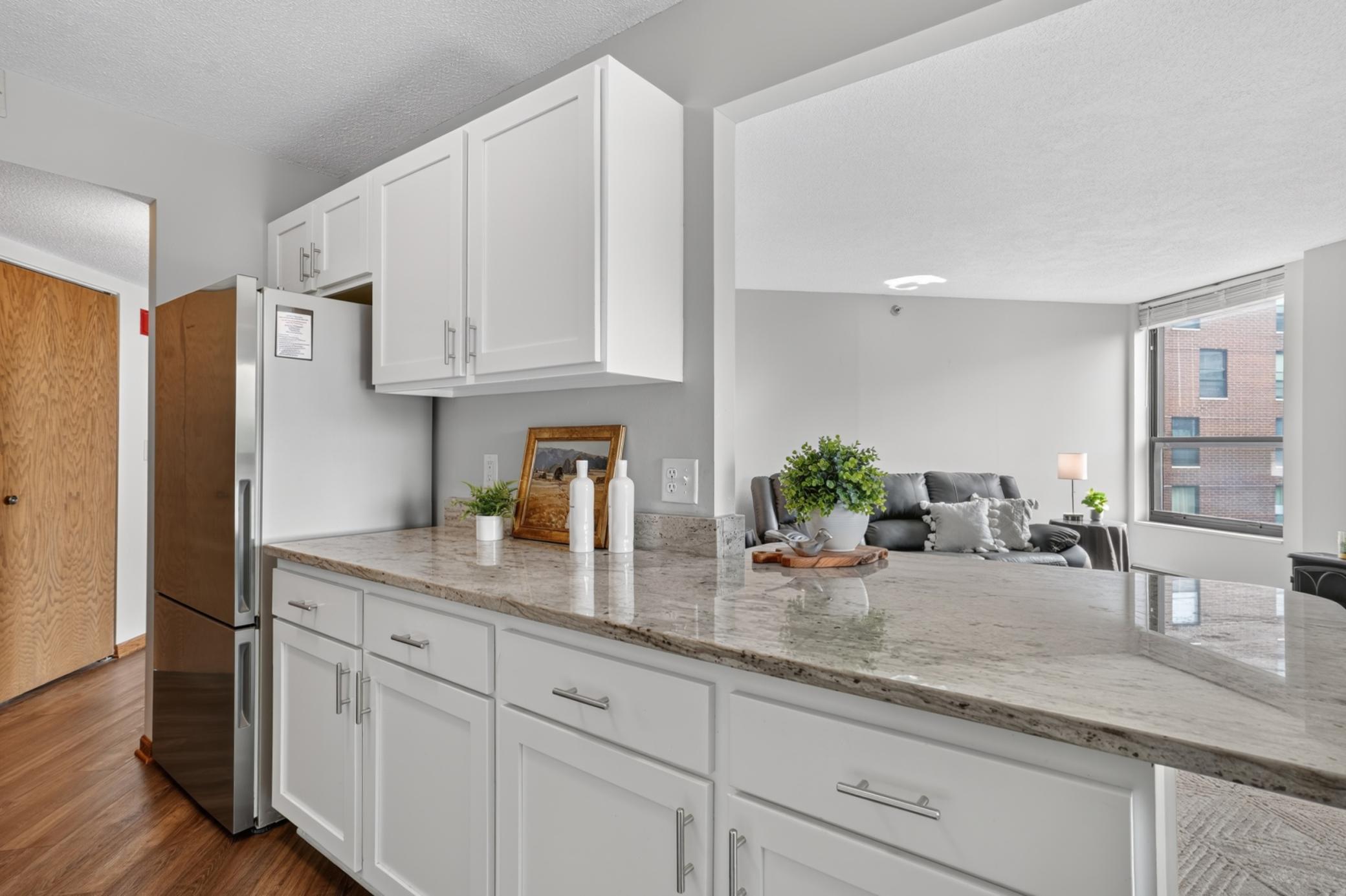 4th image of 6615 Lake Shore Dr S #707, Minneapolis, MN 55423 | MLS# 7120505