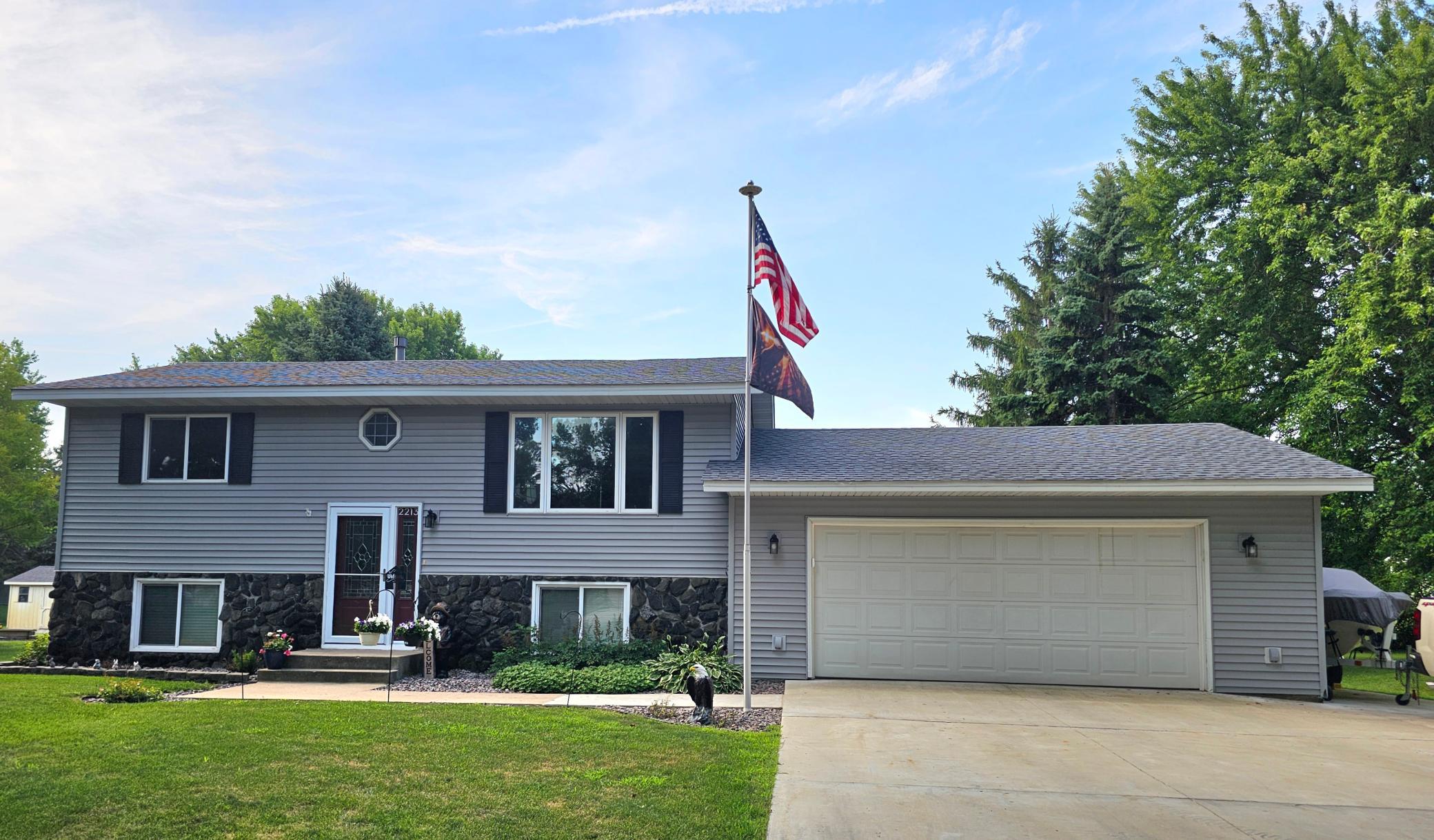 1st image of 2213 20th Ave Sw, Willmar, MN 56201 | MLS# 7120507