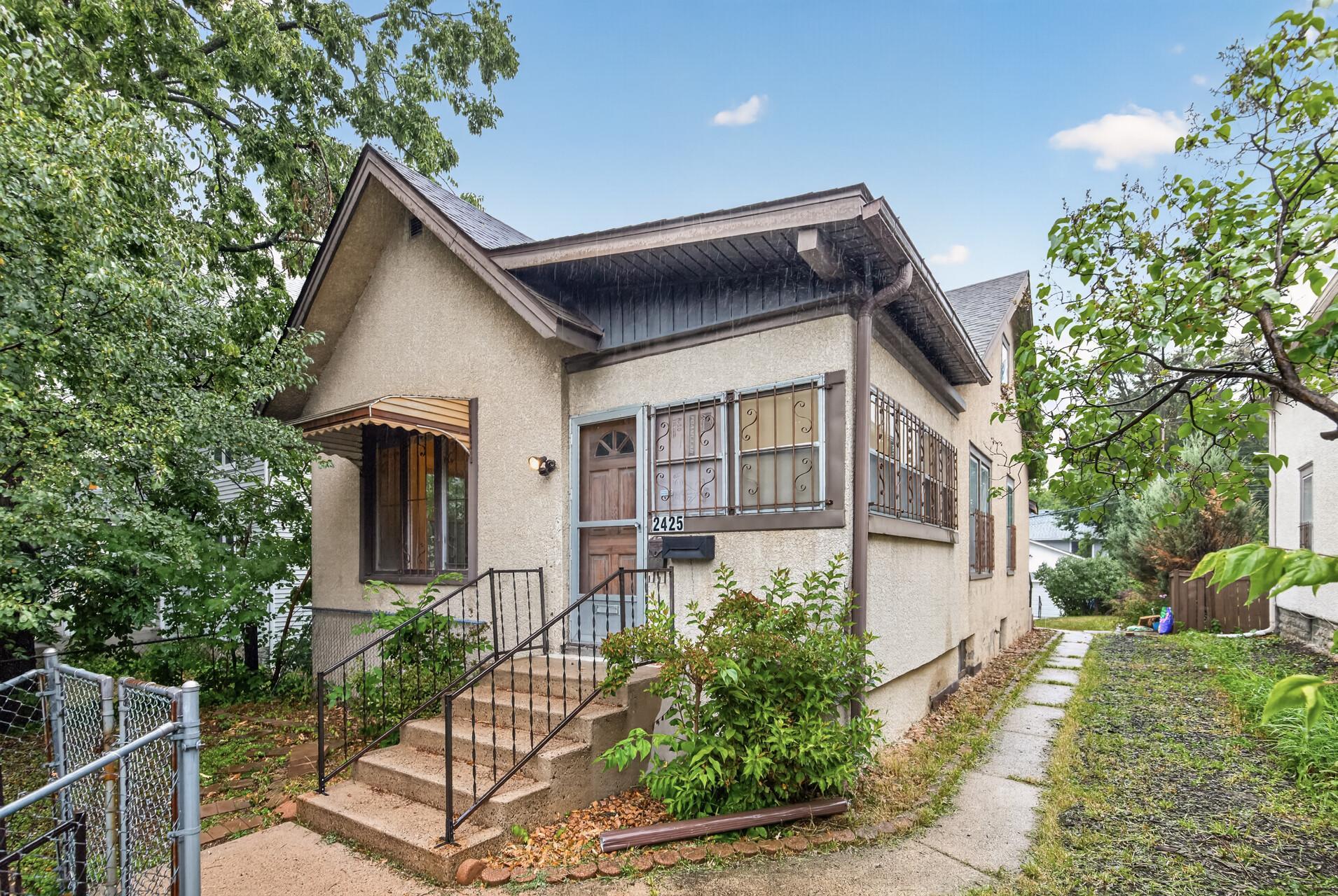 1st image of 2425 11th Ave S, Minneapolis, MN 55404 | MLS# 7120523