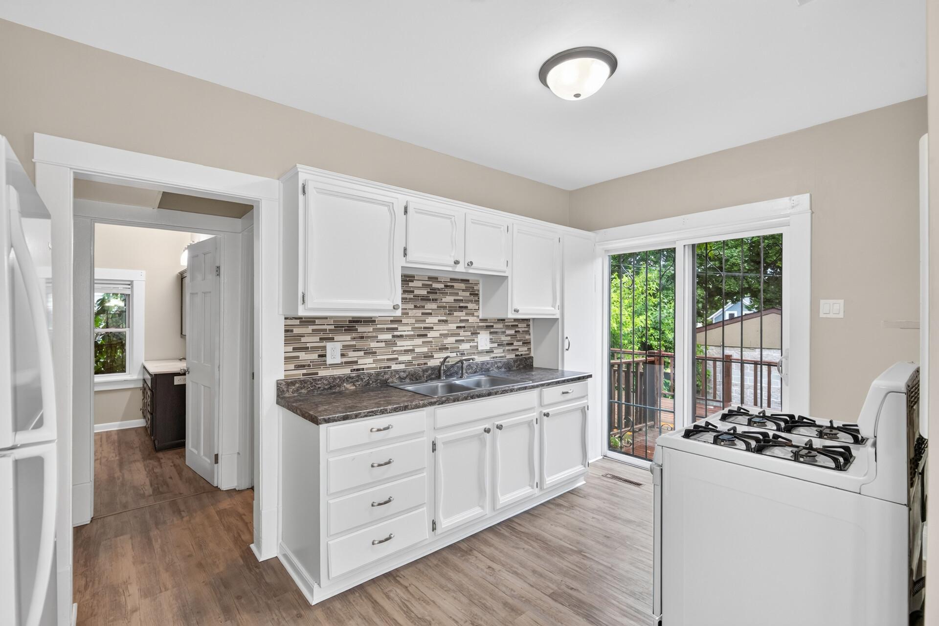 2nd image of 2425 11th Ave S, Minneapolis, MN 55404 | MLS# 7120523