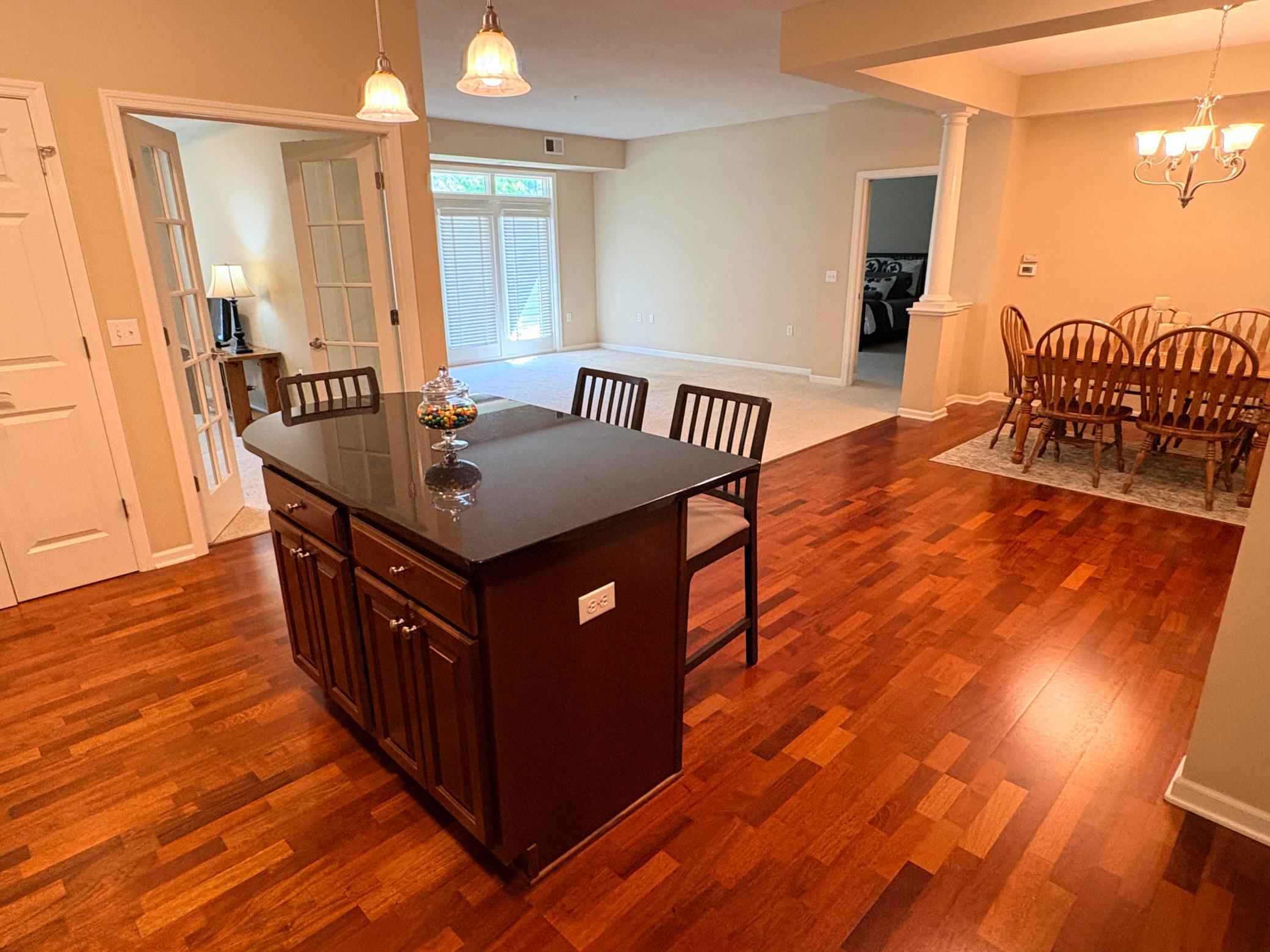 4th image of 5275 Grandview Sq, Edina, MN 55436