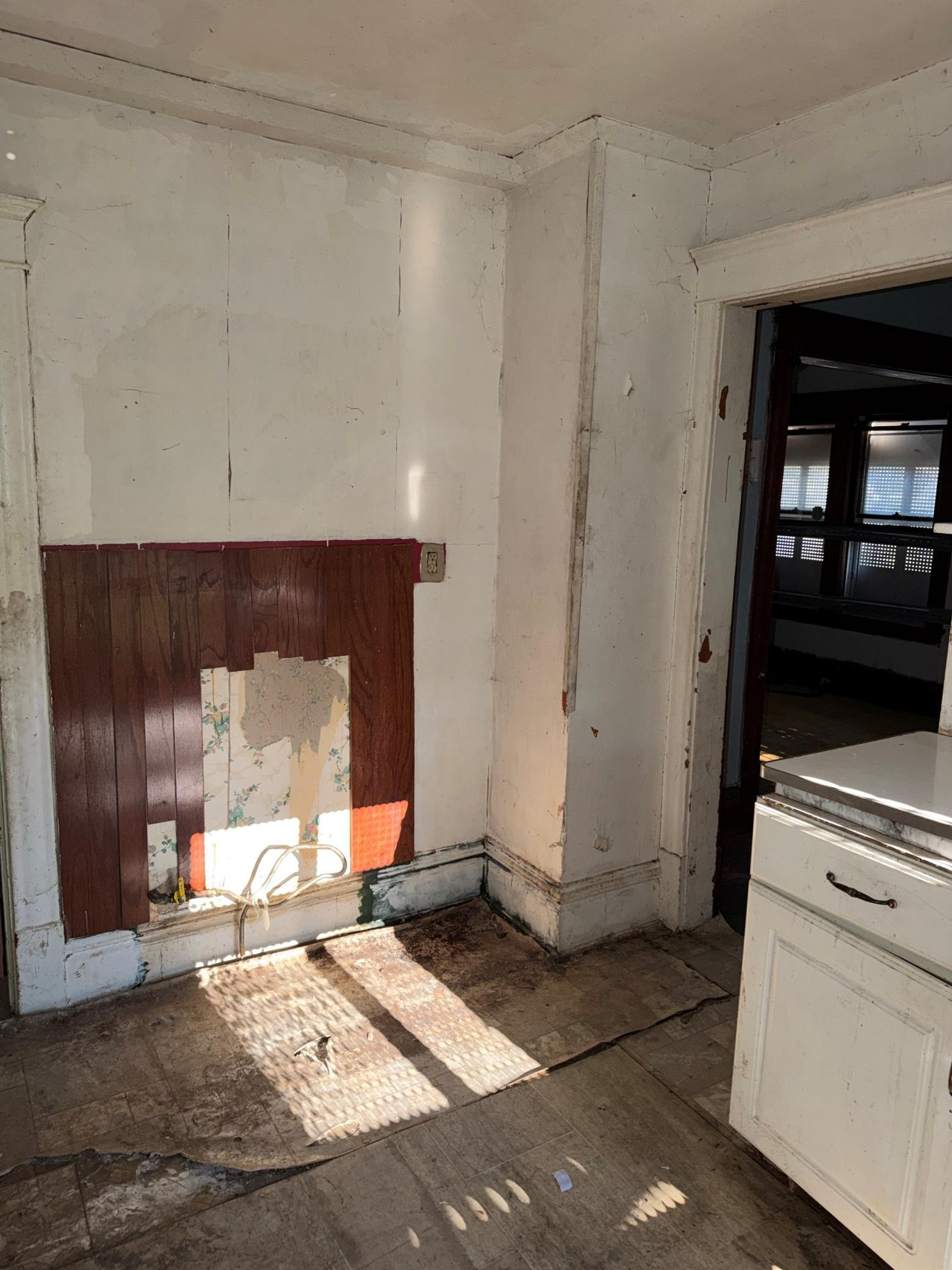 2nd image of 2030 Russell Ave N, Minneapolis, MN 55411 | MLS# 7120603