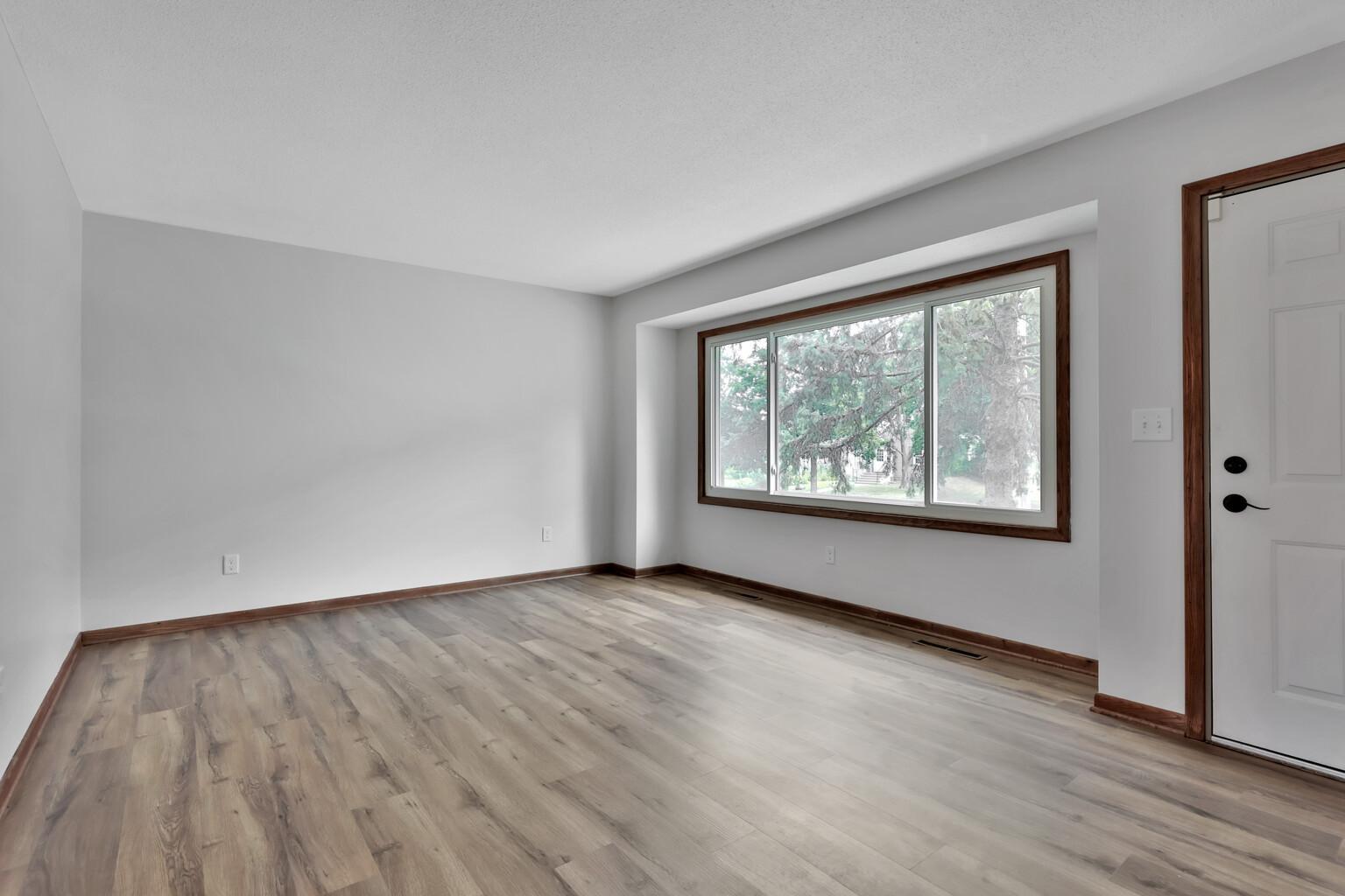 4th image of 1017 Livingston Ave, Saint Paul, MN 55118 | MLS# 7120637