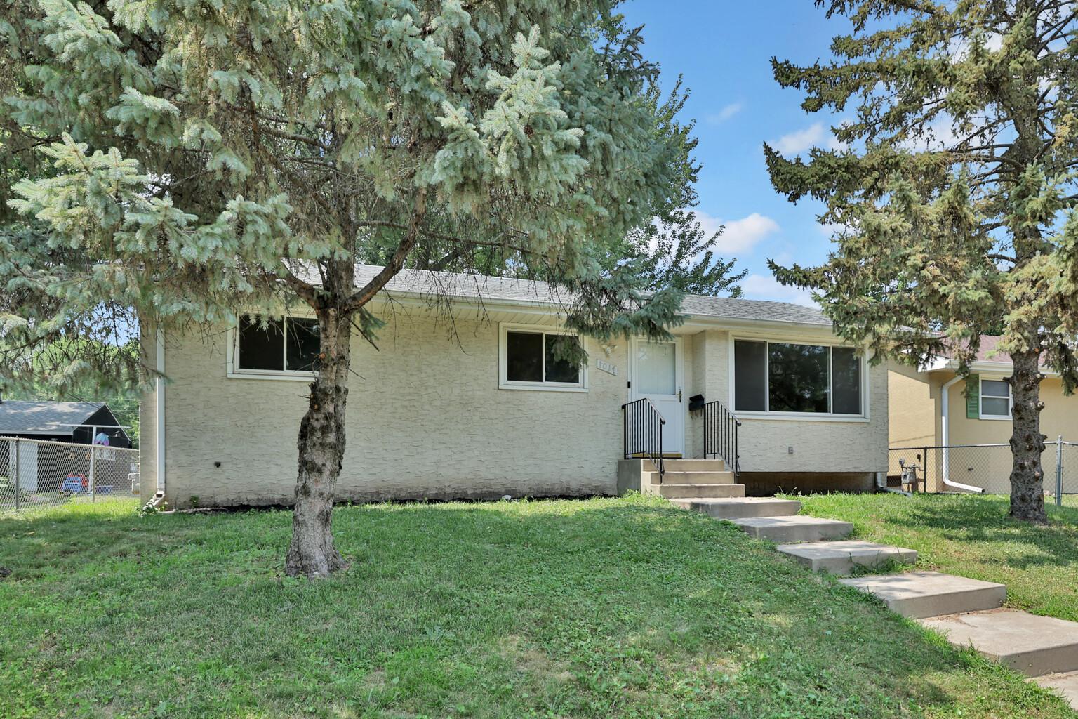1st image of 1017 Livingston Ave, Saint Paul, MN 55118 | MLS# 7120637