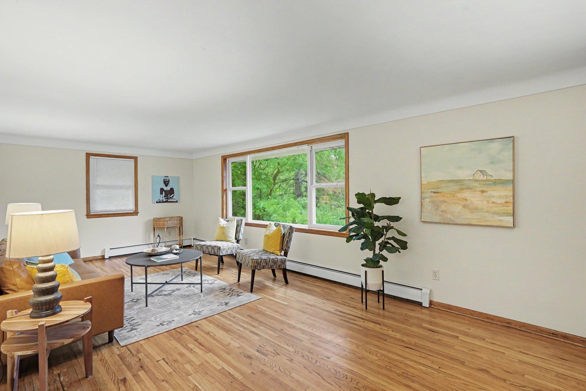 3rd image of 1680 Burns Ave, Saint Paul, MN 55106 | MLS# 7120656