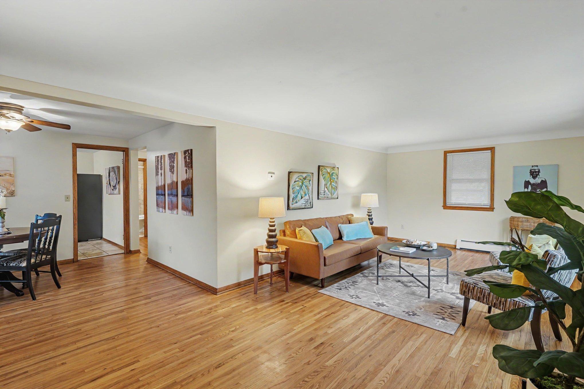 2nd image of 1680 Burns Ave, Saint Paul, MN 55106 | MLS# 7120656