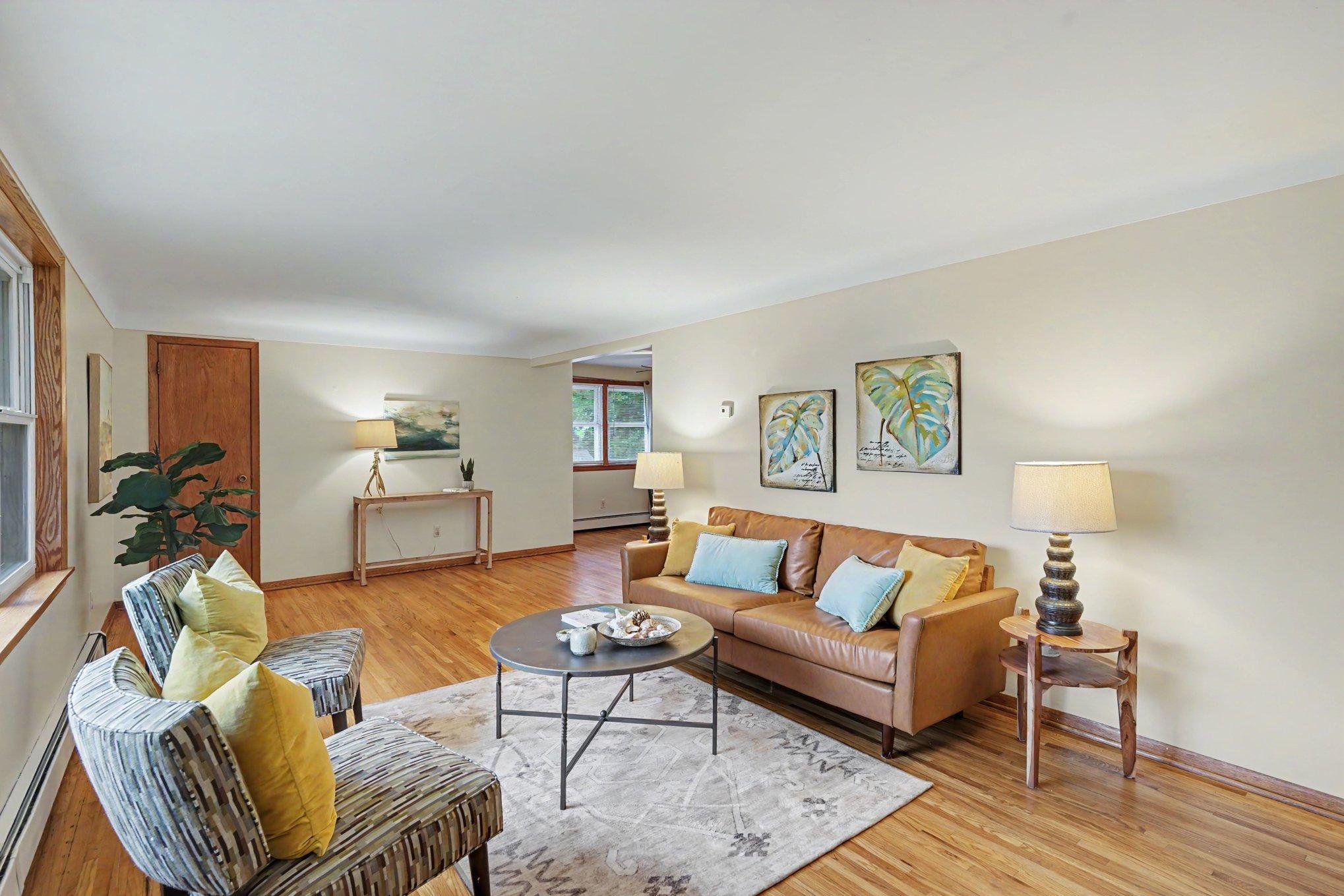 4th image of 1680 Burns Ave, Saint Paul, MN 55106 | MLS# 7120656