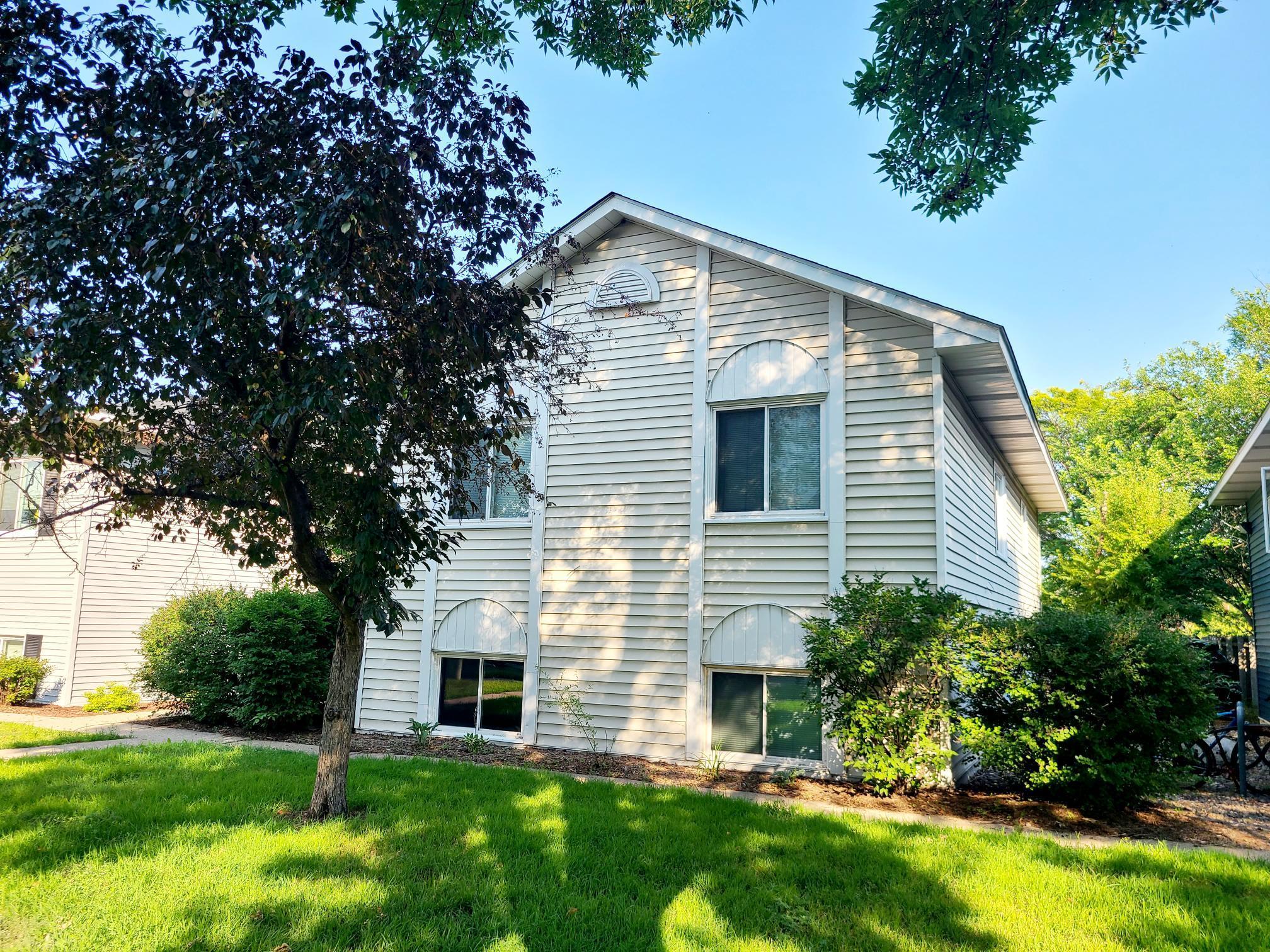 2nd image of 808 9Th Ave Se, Minneapolis, MN 55414 | MLS# 7120659