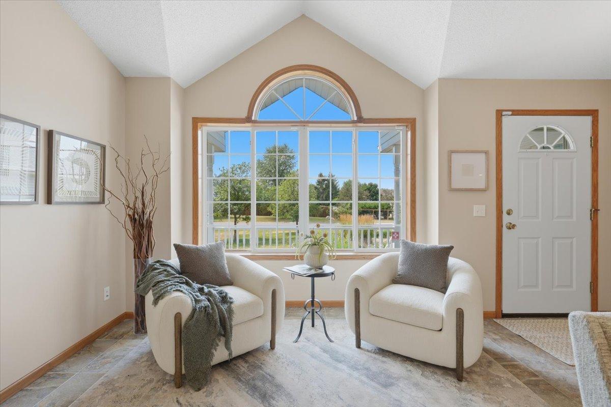 5th image of 1039 Heather Dr, Saint Paul, MN 55129 | MLS# 7120684