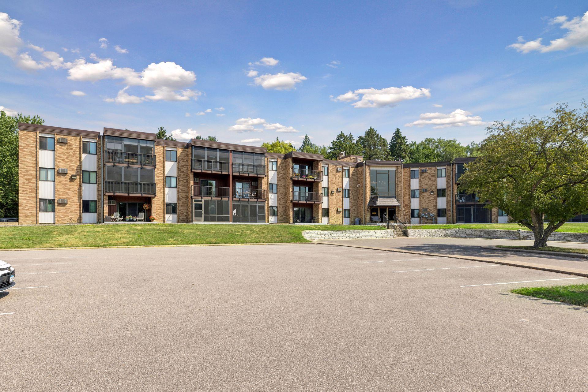 26th image of 2700 Oxford St N #140, Saint Paul, MN 55113 | MLS# 7120758