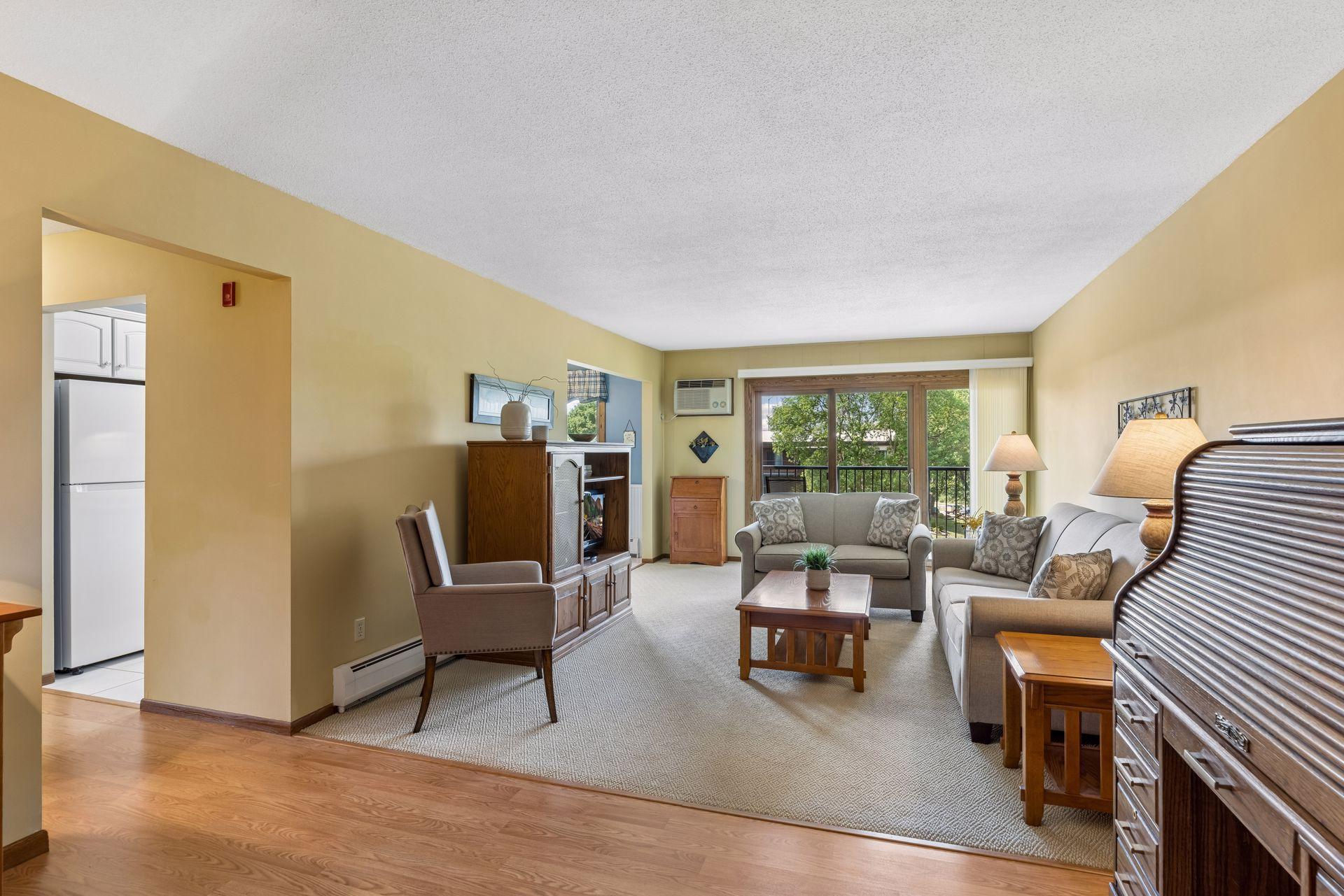 3rd image of 2700 Oxford St N #140, Saint Paul, MN 55113 | MLS# 7120758