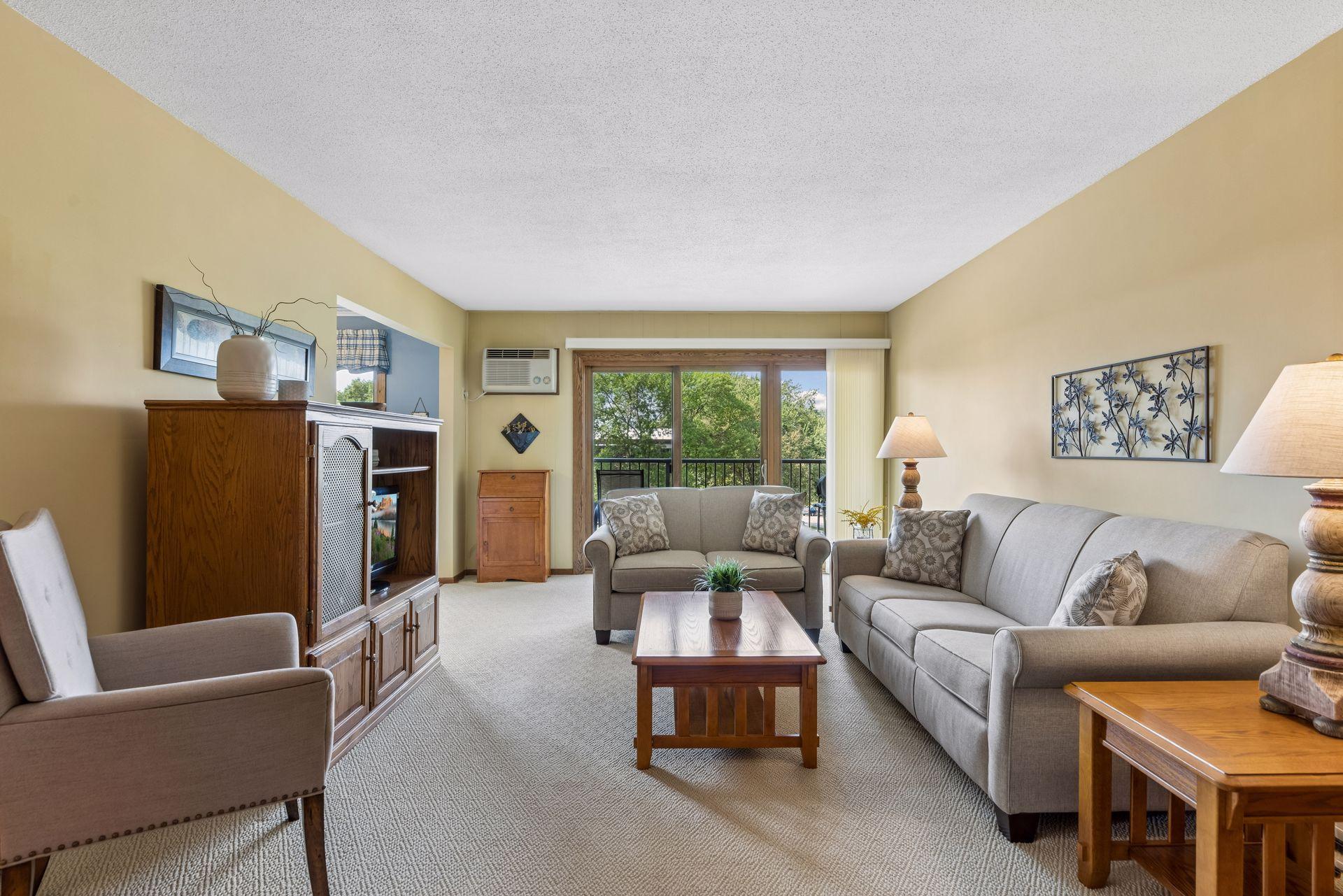 2nd image of 2700 Oxford St N #140, Saint Paul, MN 55113 | MLS# 7120758
