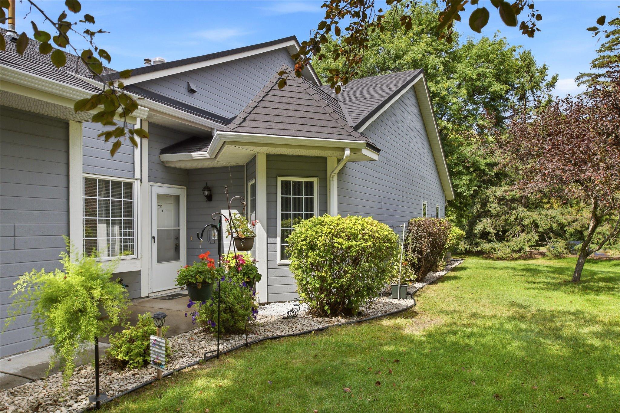 Photo 1 of Single family home for sale at 2707 River Hills Dr S, Burnsville, MN 55337 | MLS# 7120823 | Listing updated on 2026-09-05