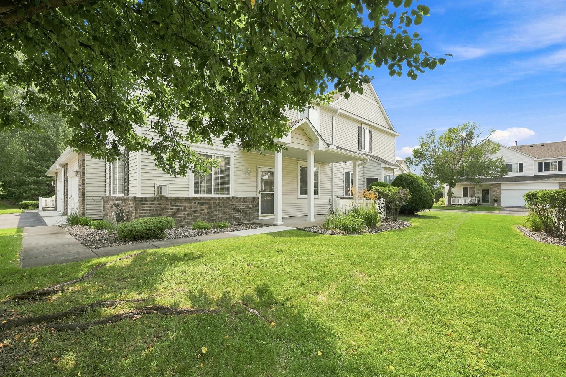 3rd image of 11021 Oak Grove Circle #C, Saint Paul, MN 55129 | MLS# 7120826
