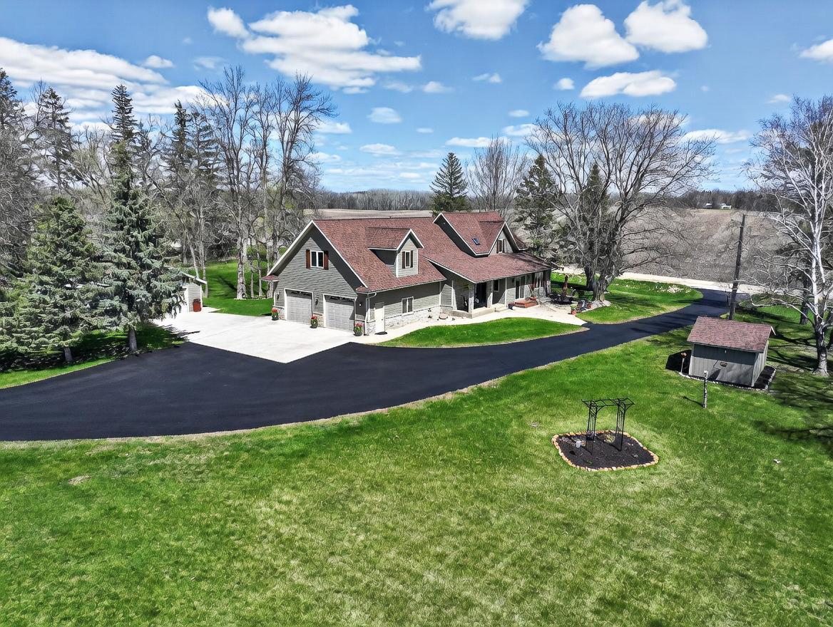 3rd image of 1608 E Lake Jessie Rd Se, Alexandria, MN 56308 | MLS# 7120860